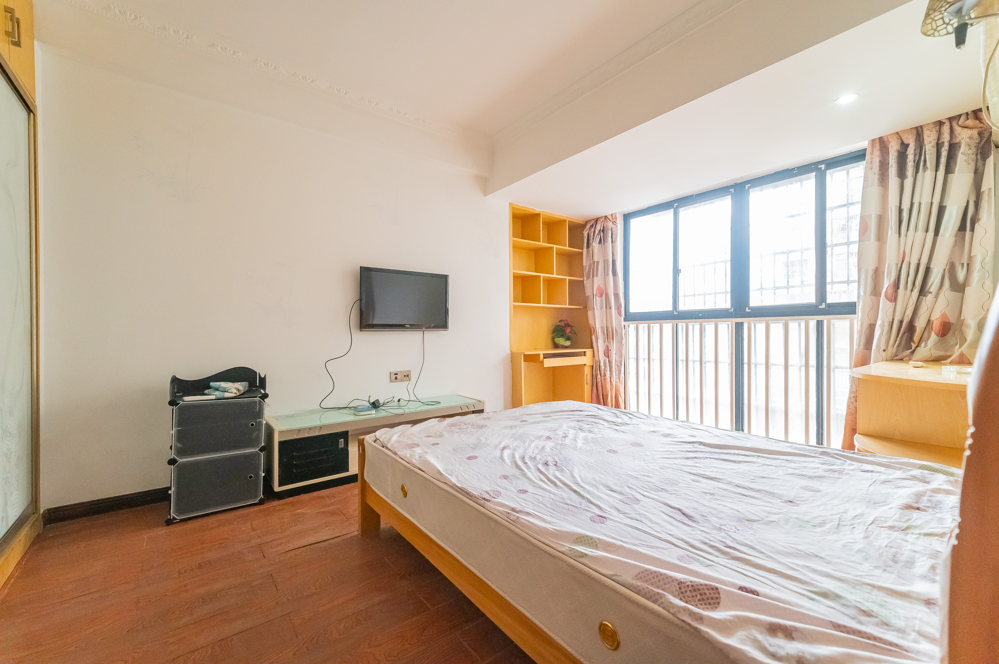 鹏基诺亚山林  3室2厅2卫    99.8万卧室