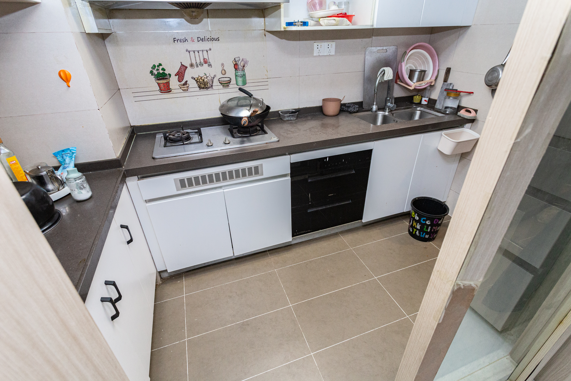 时代倾城三期 4室2厅2卫 110.0万 时代倾城三期 4室2厅2卫 110.0万厨房