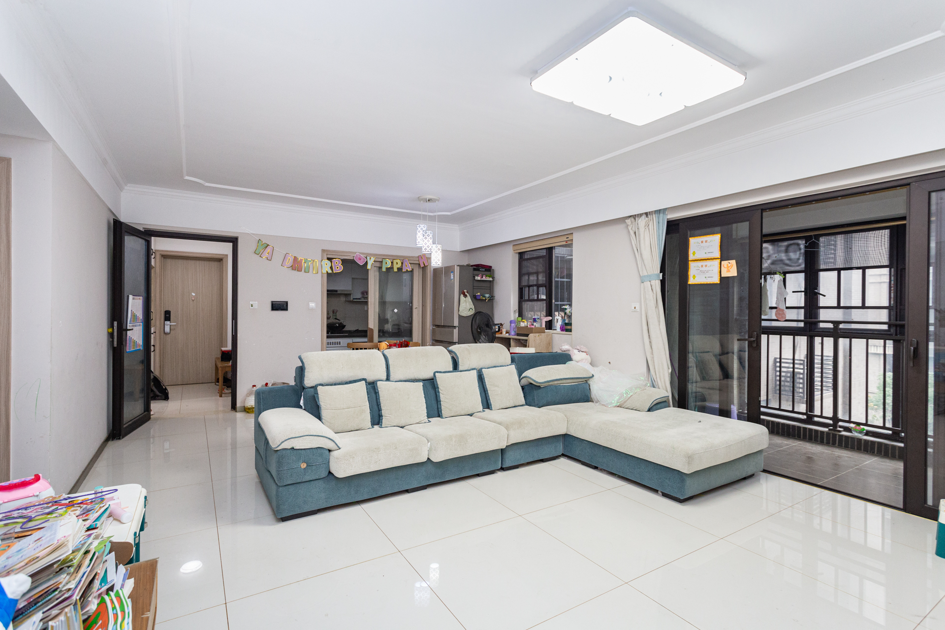 时代倾城三期 4室2厅2卫 110.0万 时代倾城三期 4室2厅2卫 110.0万客厅