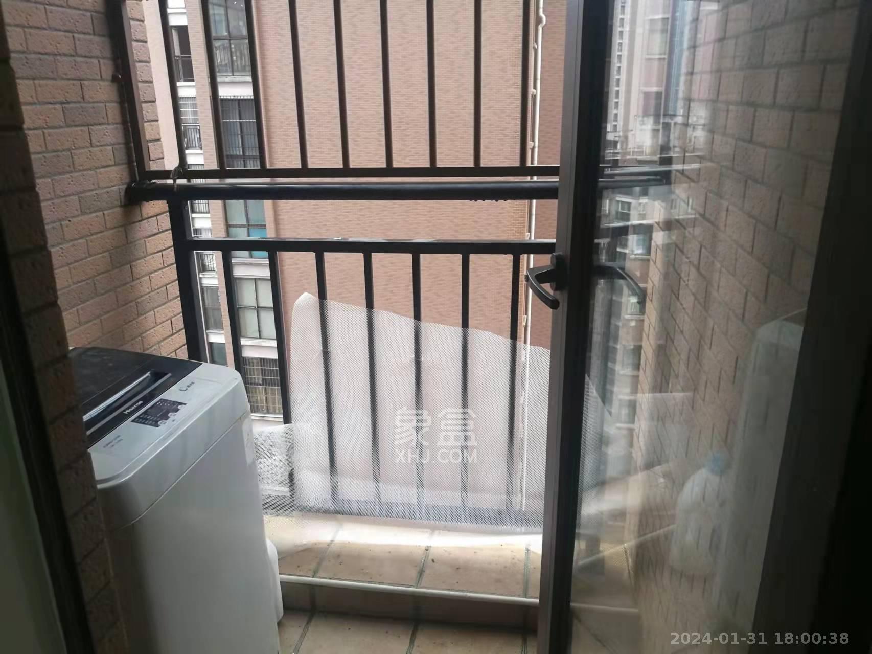 水岸世景  1室1厅1卫   1100.00元/月室内图