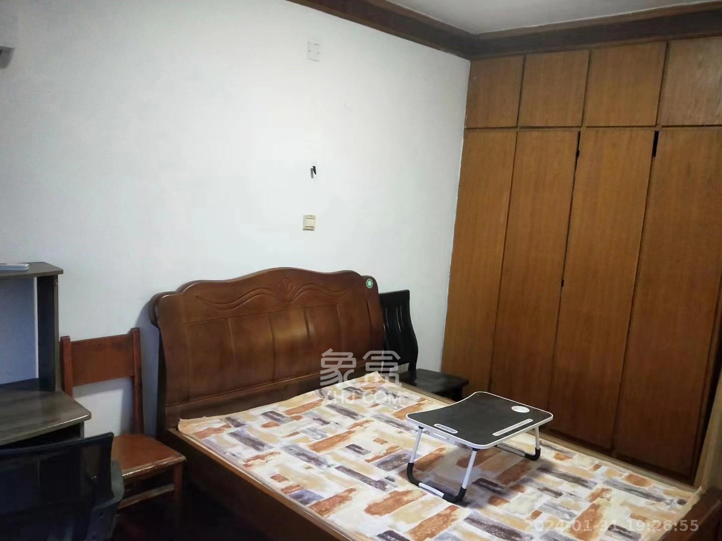 建华综合楼  3室2厅1卫   1800.00元/月室内图