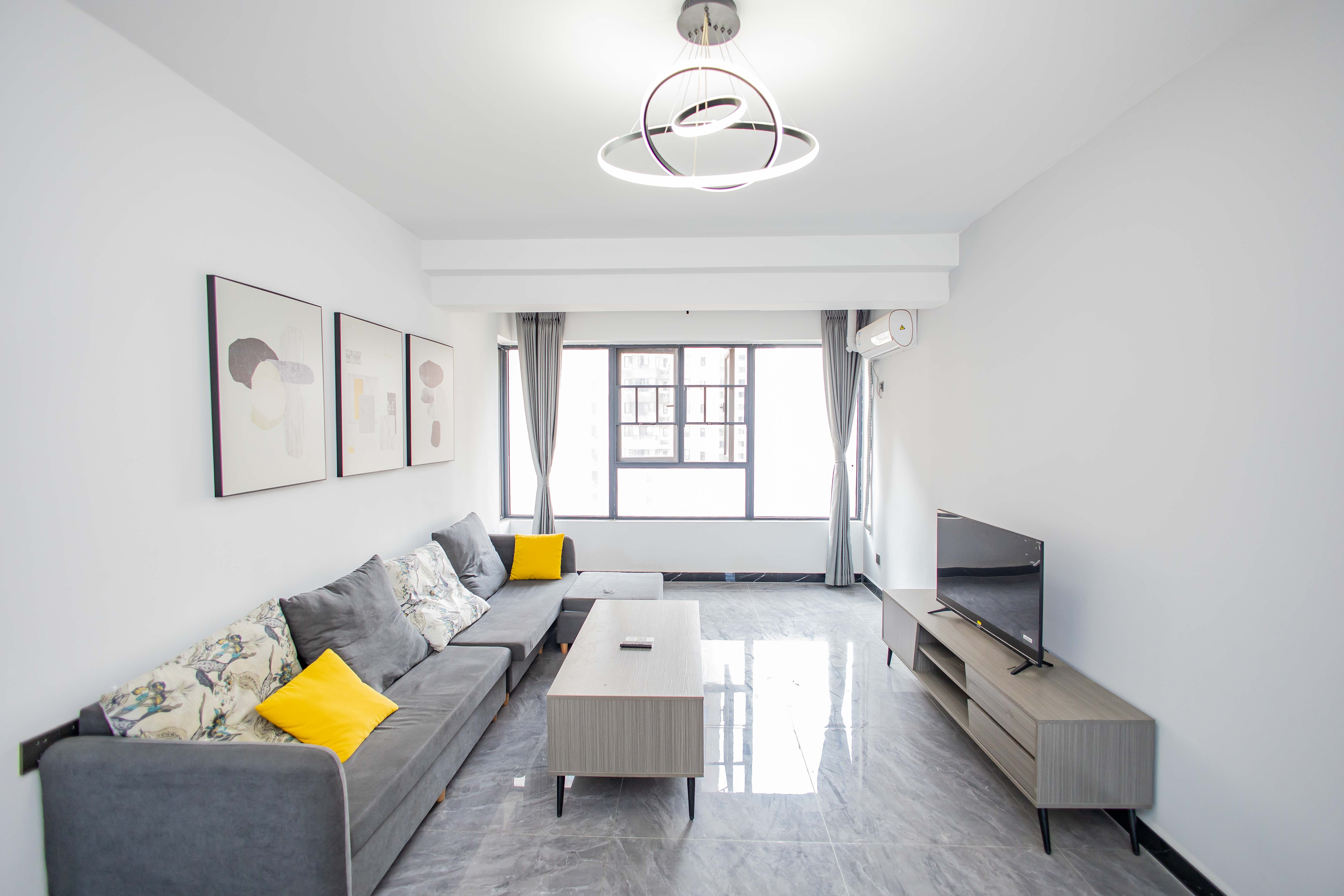 长房云时代  3室2厅2卫    95.0万 长房云时代  3室2厅2卫    95.0万客厅