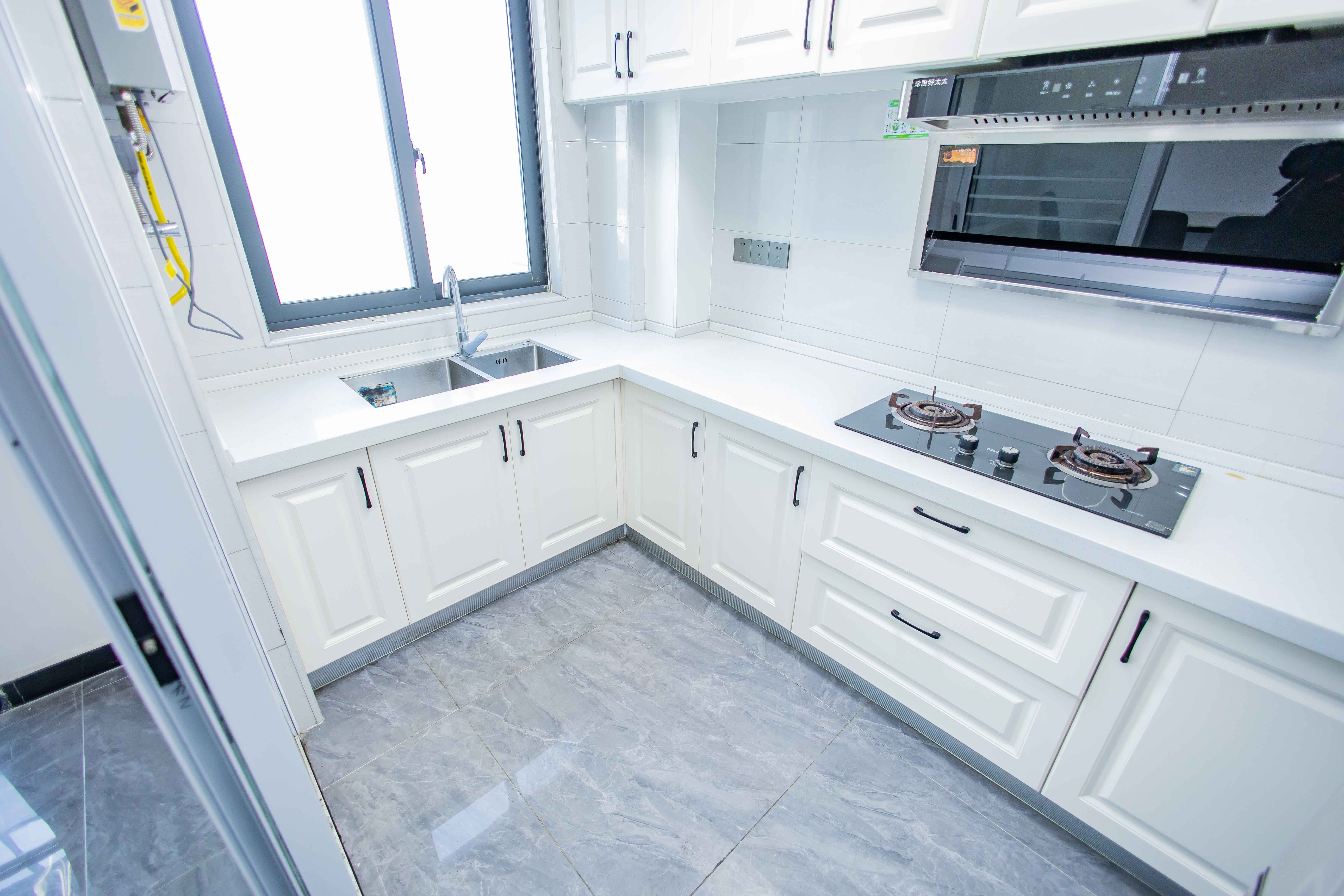 长房云时代  3室2厅2卫    95.0万 长房云时代  3室2厅2卫    95.0万厨房