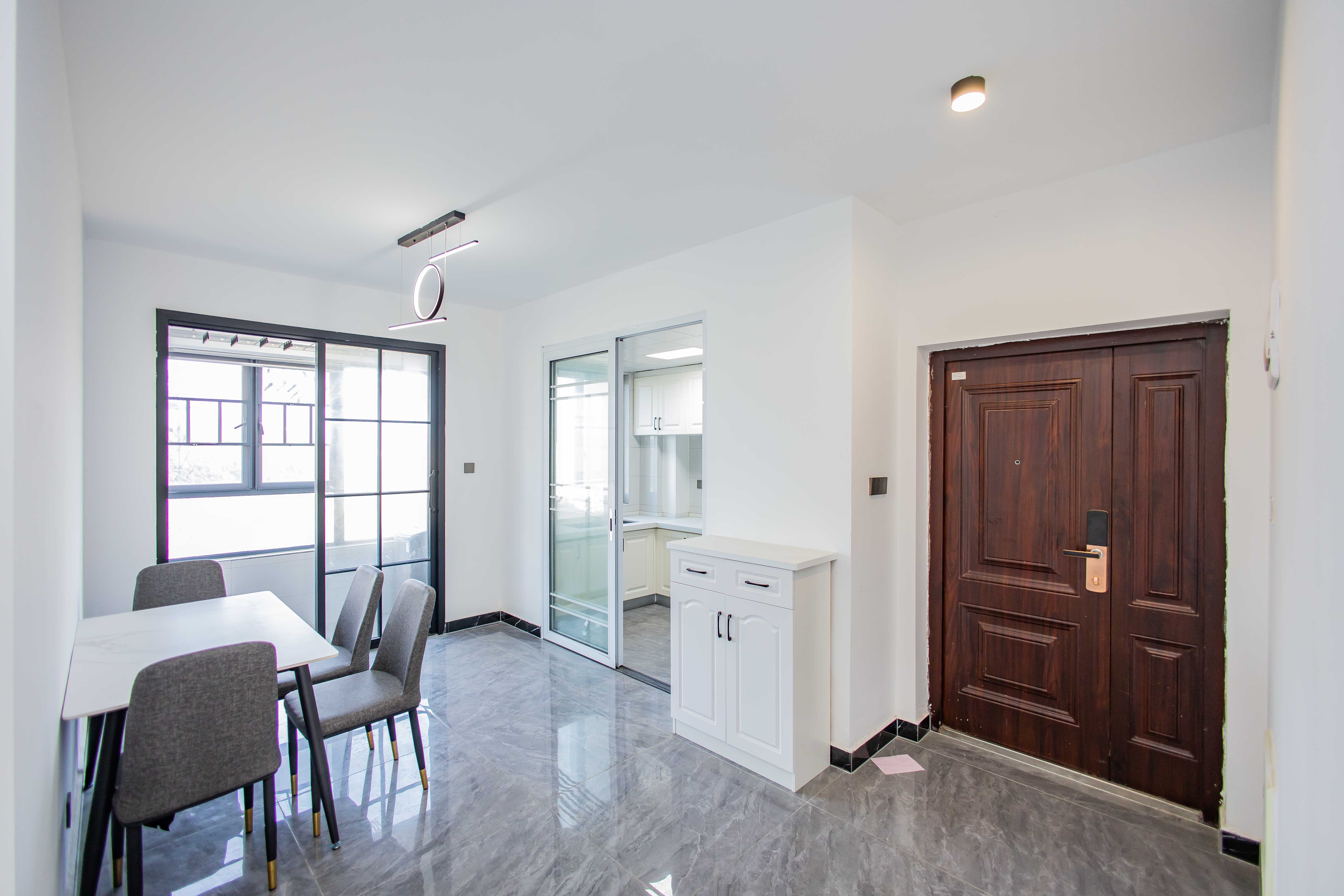 长房云时代  3室2厅2卫    95.0万 长房云时代  3室2厅2卫    95.0万客厅