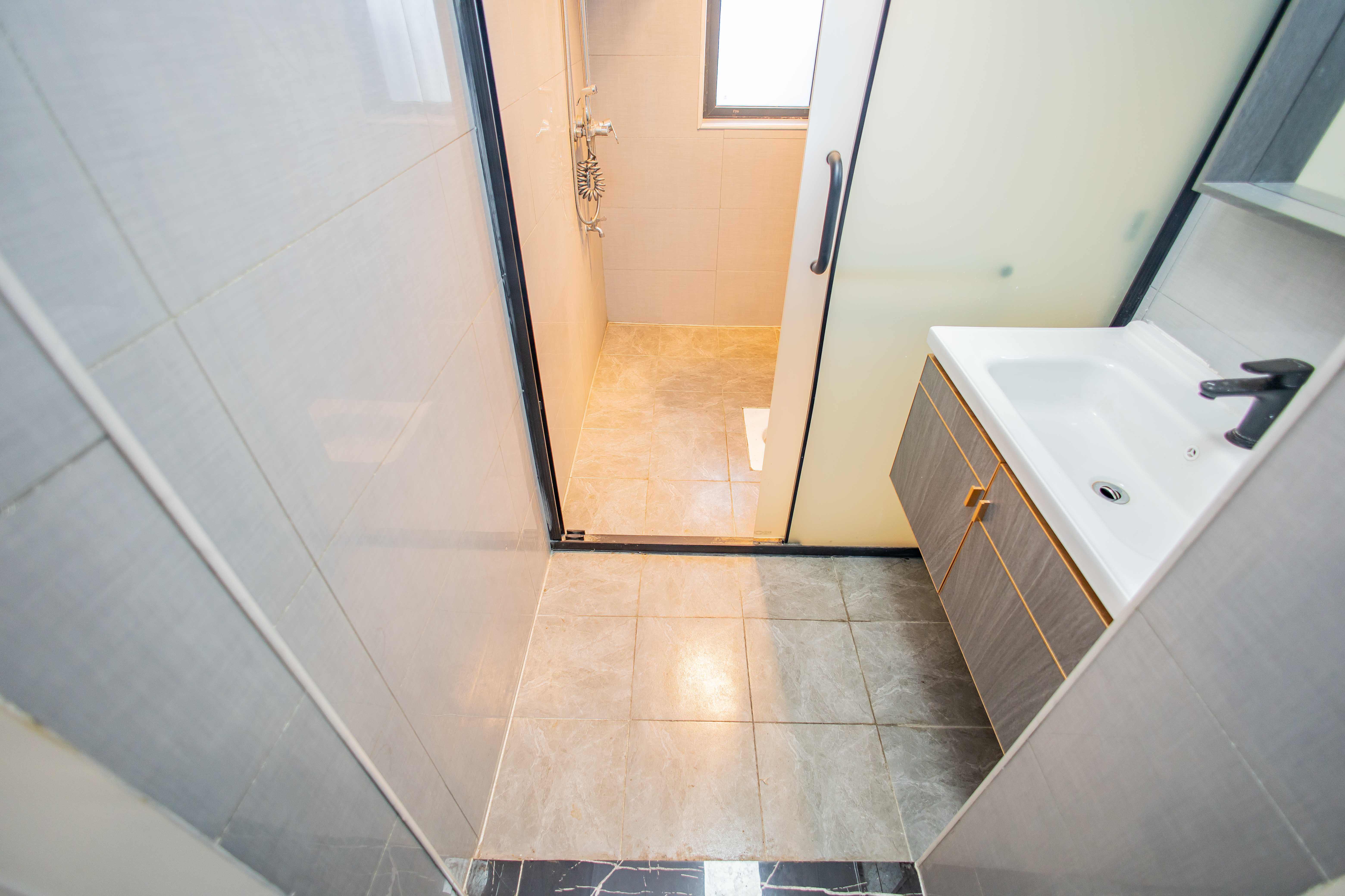 长房云时代  3室2厅2卫    95.0万 长房云时代  3室2厅2卫    95.0万卫生间