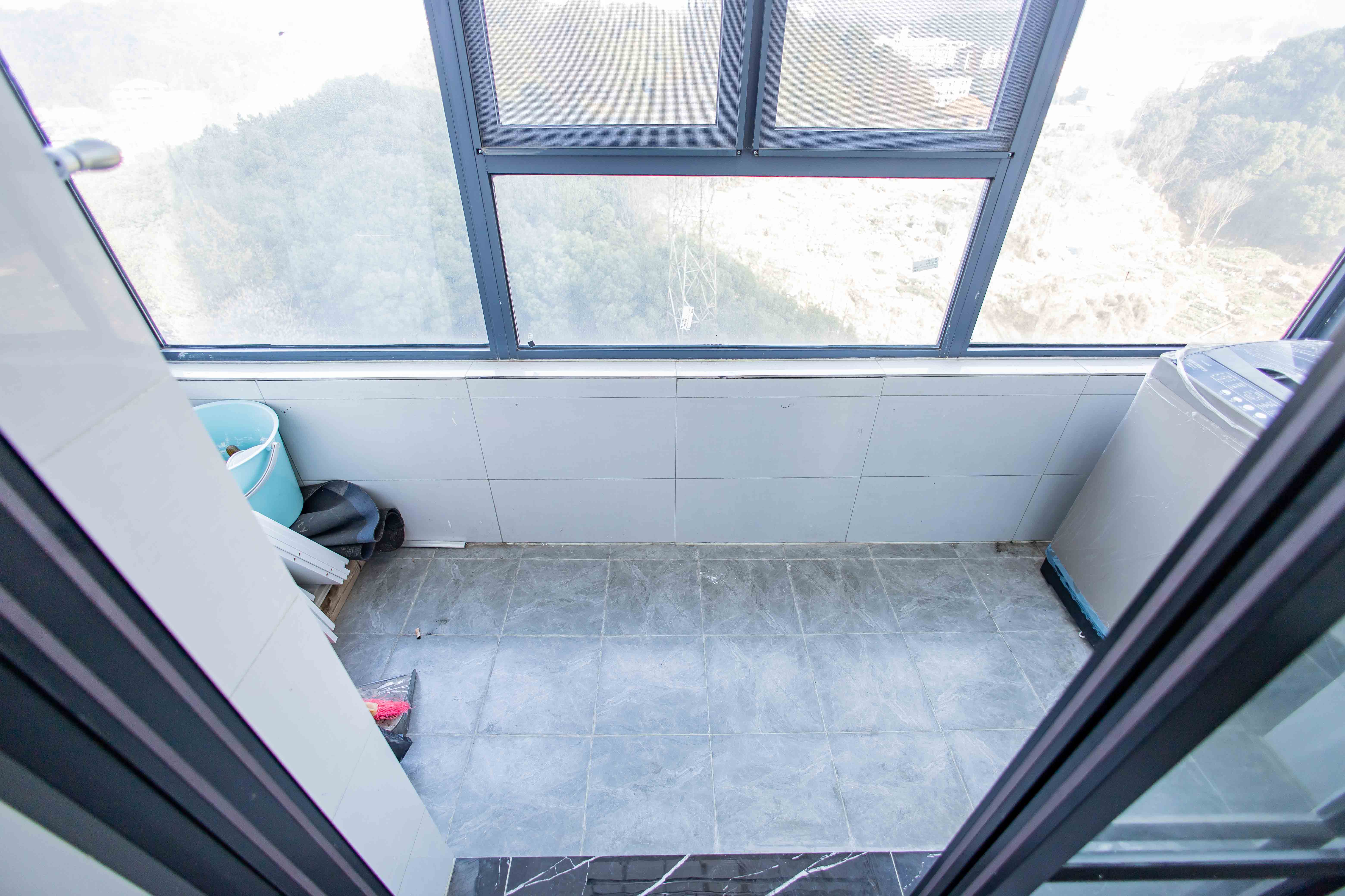 长房云时代  3室2厅2卫    95.0万 长房云时代  3室2厅2卫    95.0万阳台