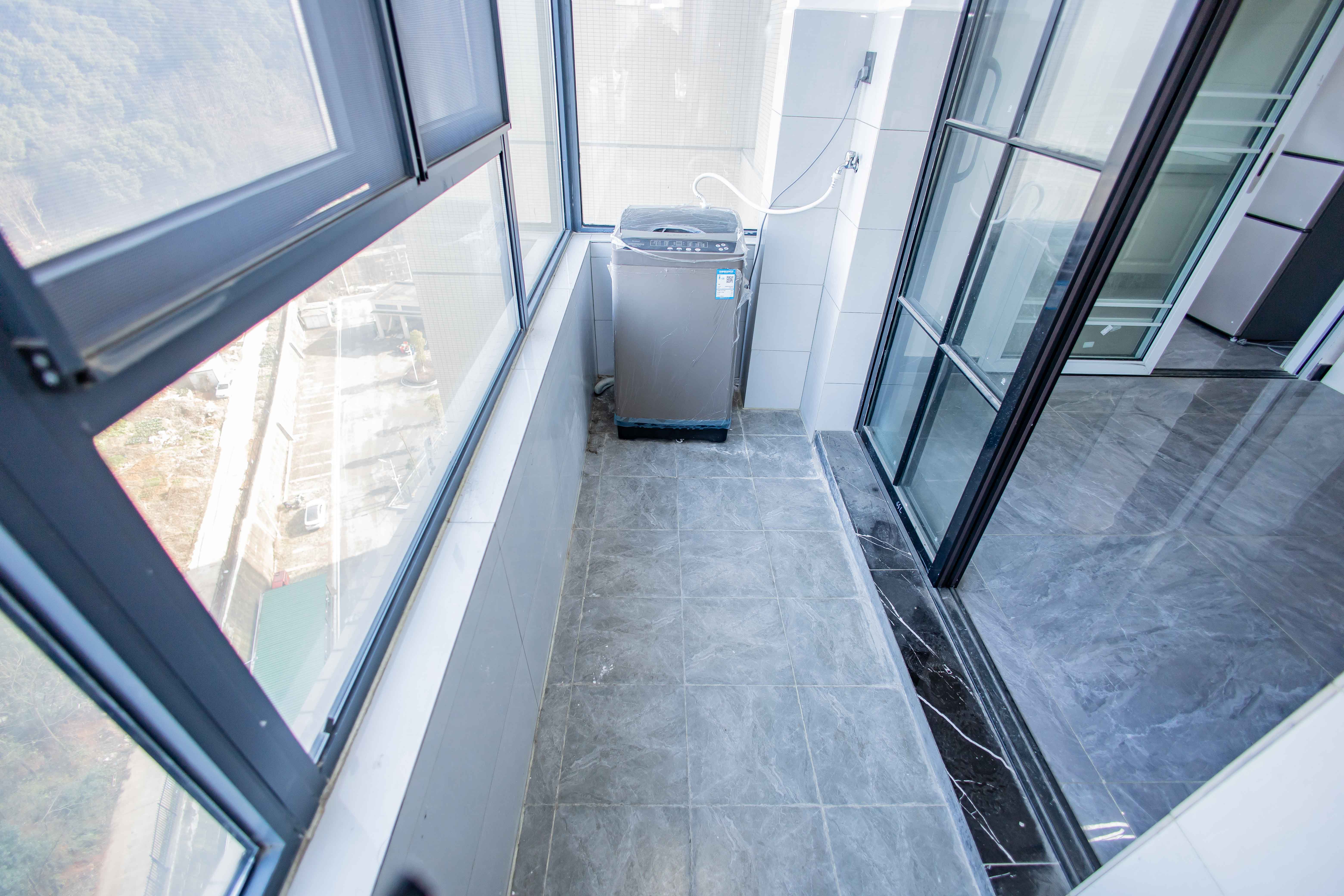 长房云时代  3室2厅2卫    95.0万 长房云时代  3室2厅2卫    95.0万阳台