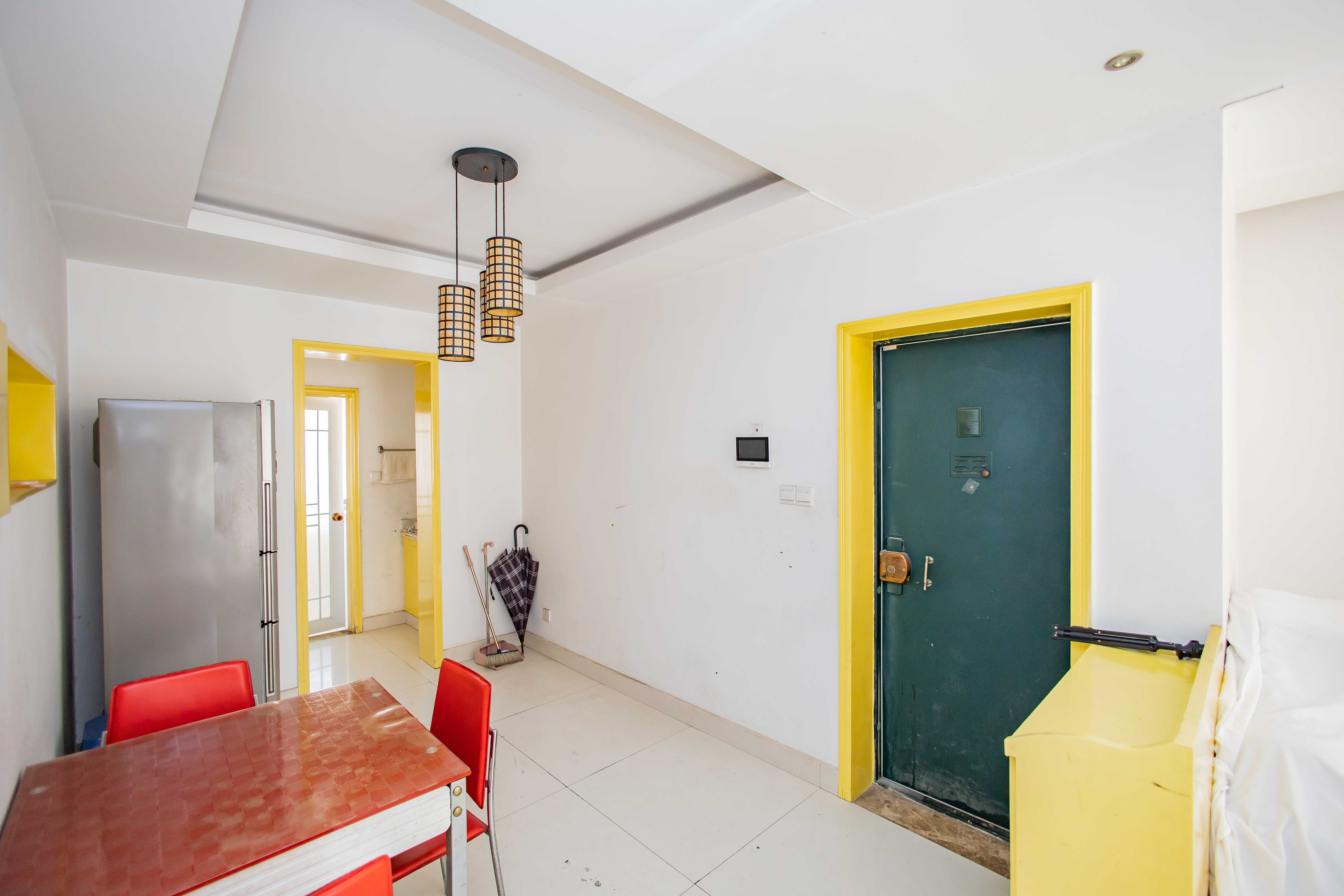 湘卫花苑  2室2厅1卫    70.0万客厅