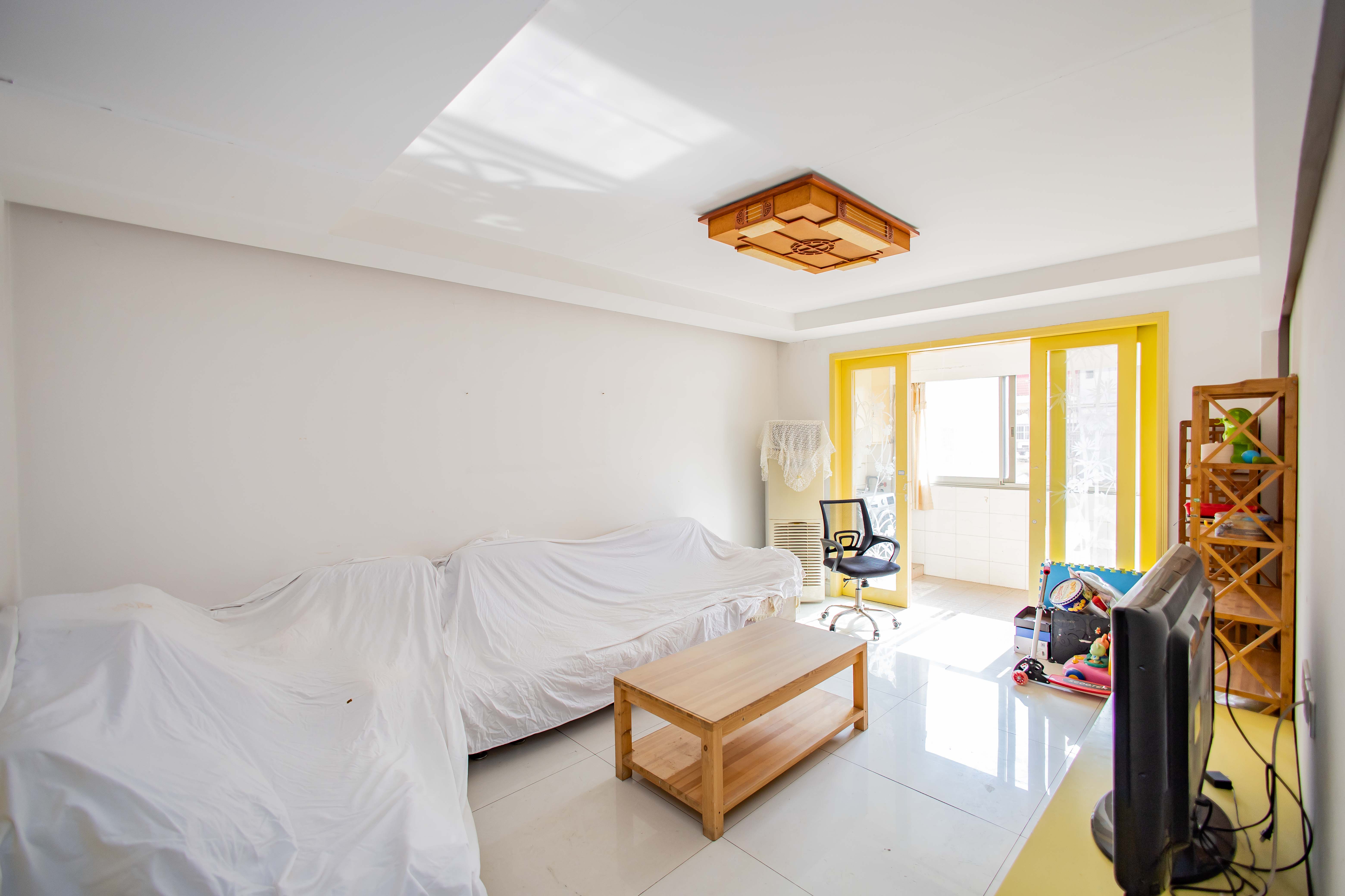 湘卫花苑  2室2厅1卫    70.0万客厅