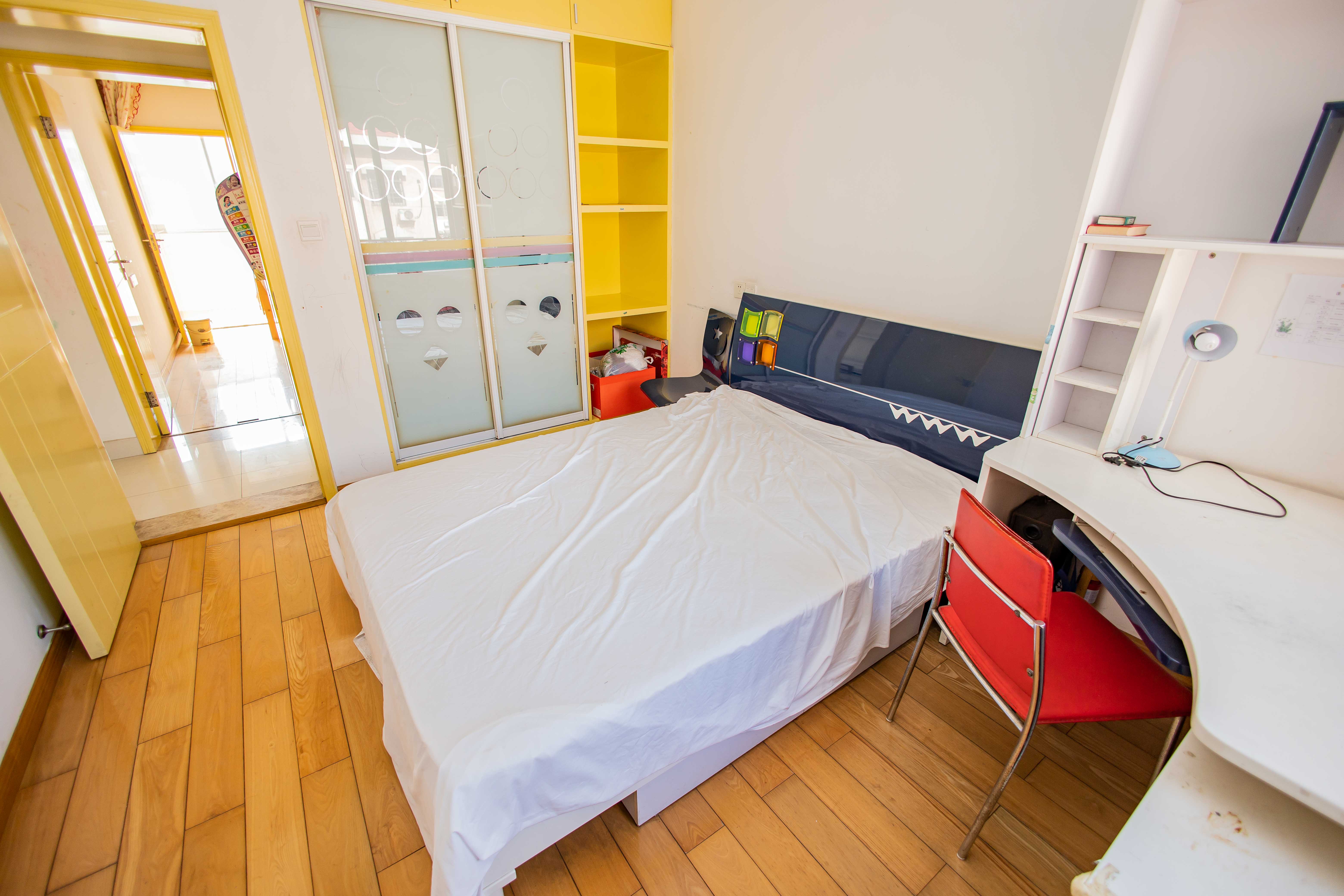 湘卫花苑  2室2厅1卫    70.0万卧室