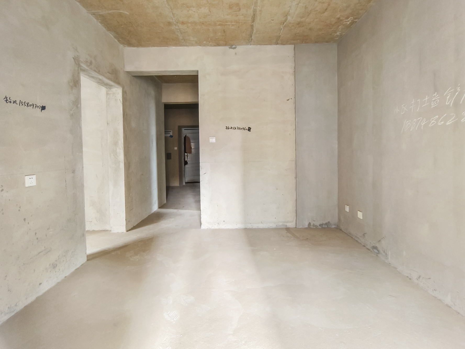 荣盛花语城 3室2厅1卫 60.0万 荣盛花语城 3室2厅1卫 60.0万客厅