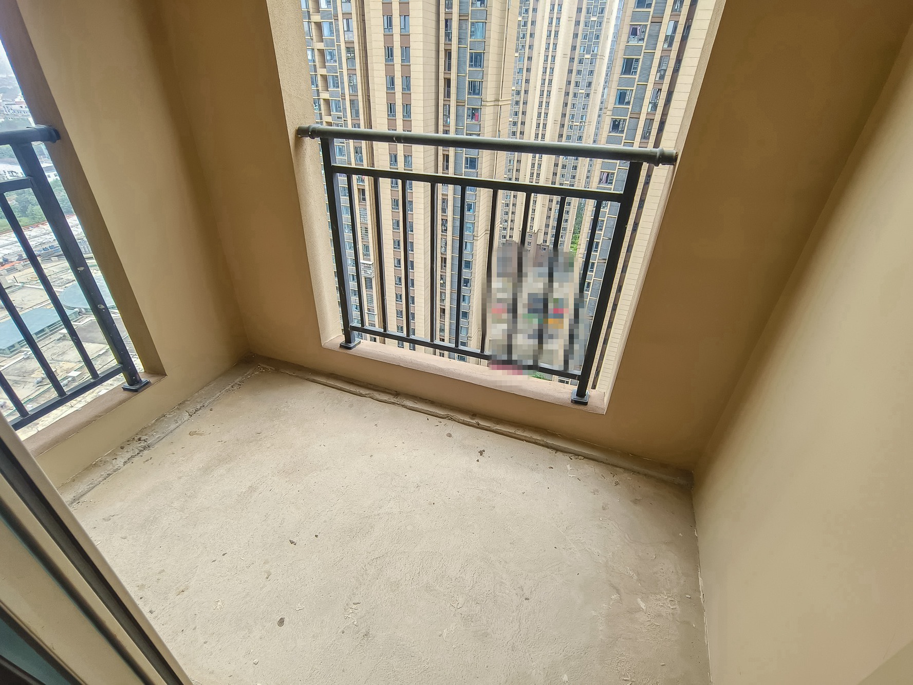 荣盛花语城 3室2厅1卫 60.0万 荣盛花语城 3室2厅1卫 60.0万其他