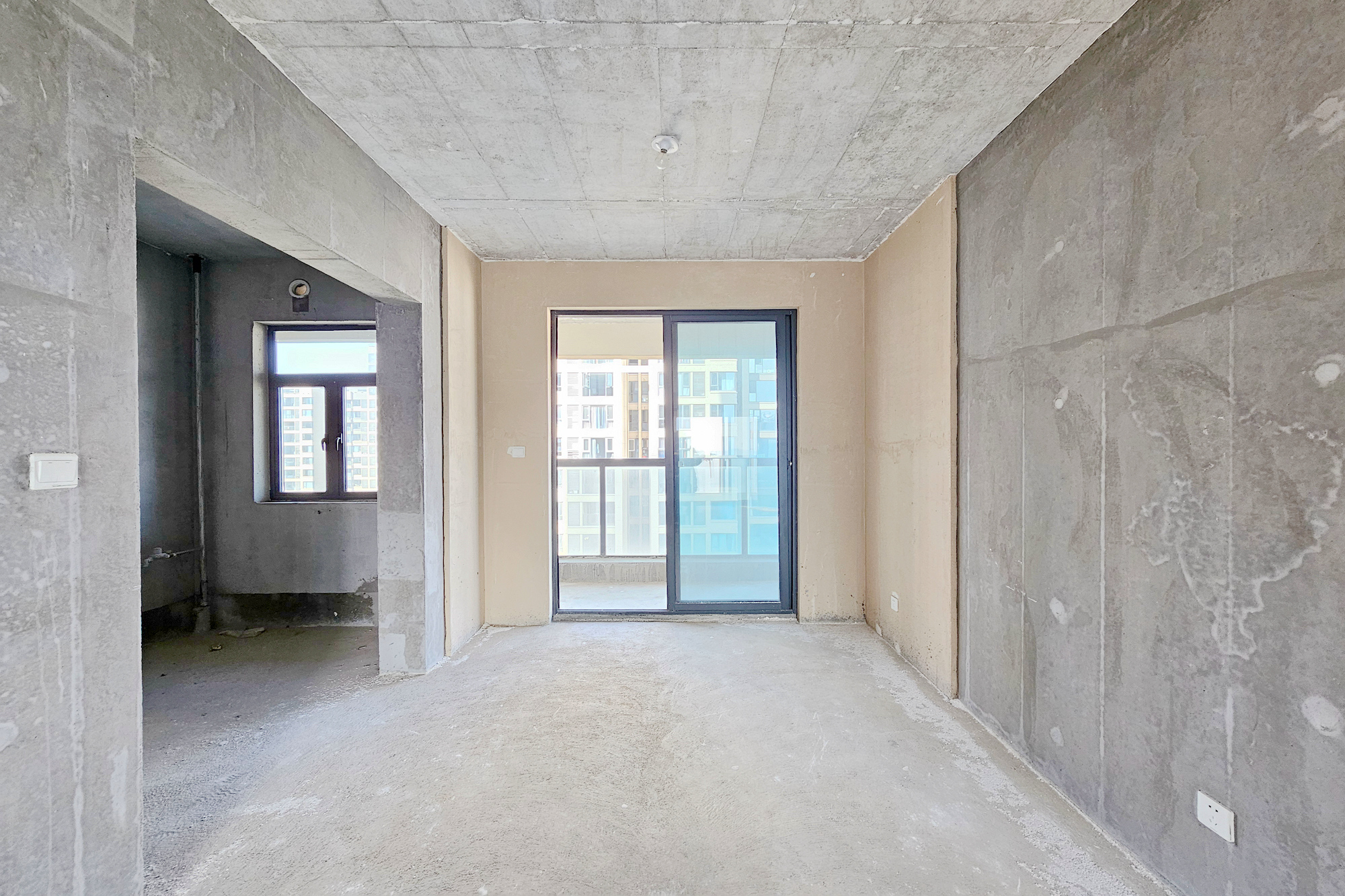 长房东旭国际 4室2厅2卫 140.0万 长房东旭国际 4室2厅2卫 140.0万客厅