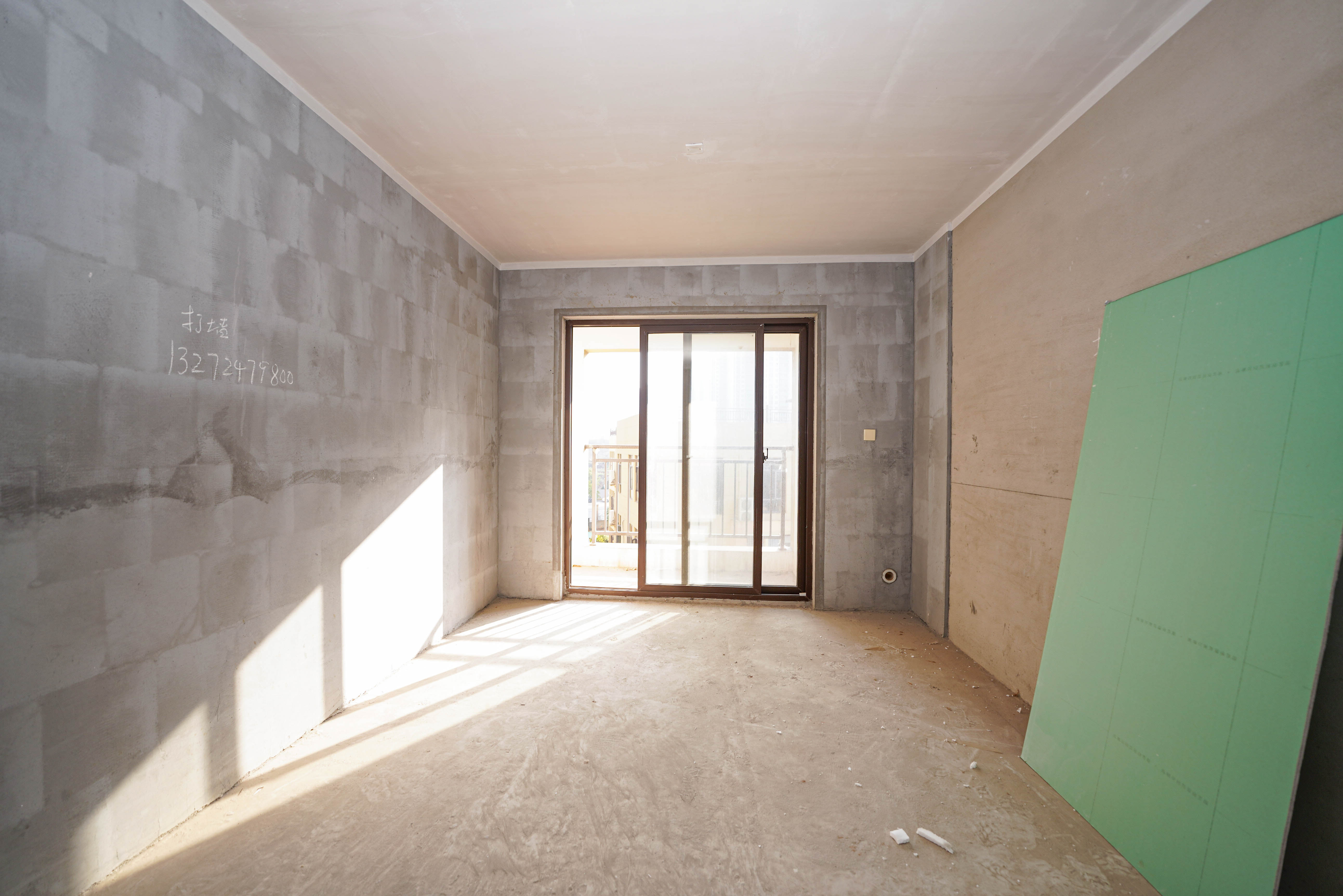 卓越蔚蓝城邦  3室2厅1卫    55.0万 卓越蔚蓝城邦  3室2厅1卫    55.0万客厅