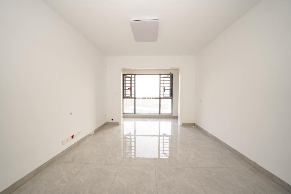 卓越蔚蓝城邦  3室1厅1卫    110.0万