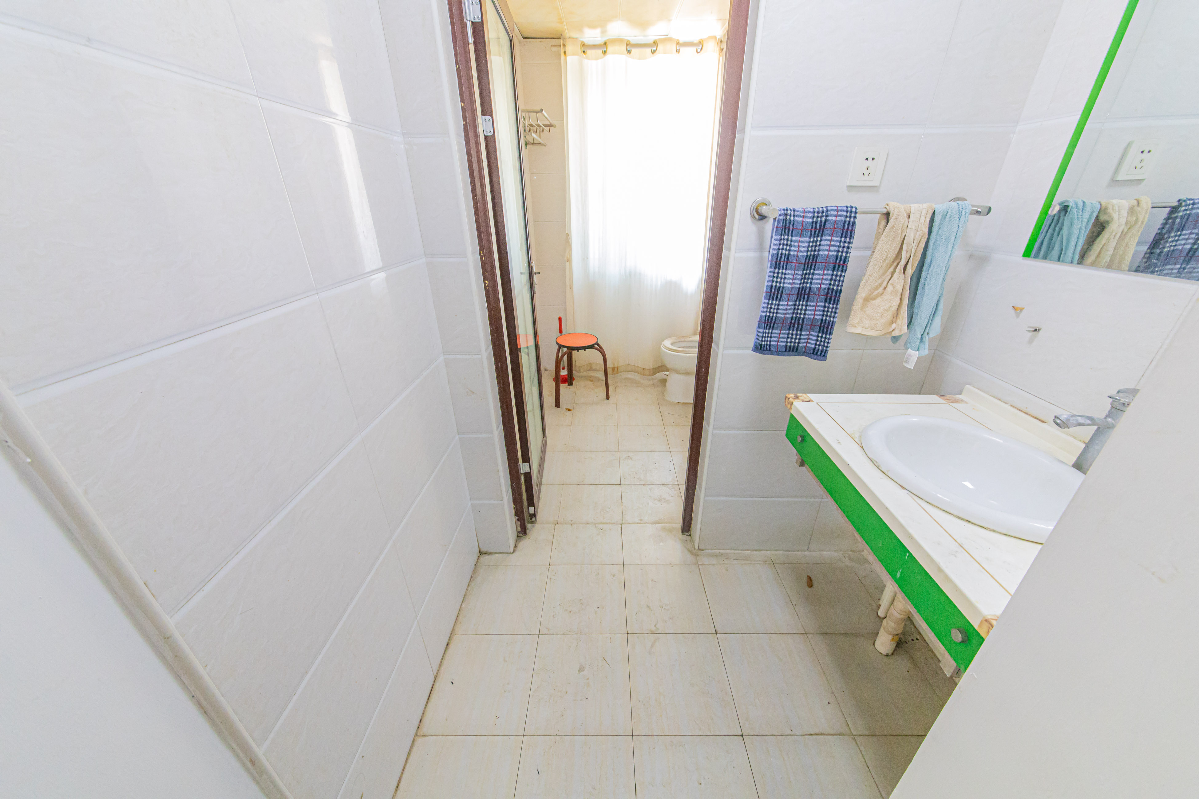 银桂苑 6室2厅1卫 211.8万 银桂苑 6室2厅1卫 211.8万卫生间