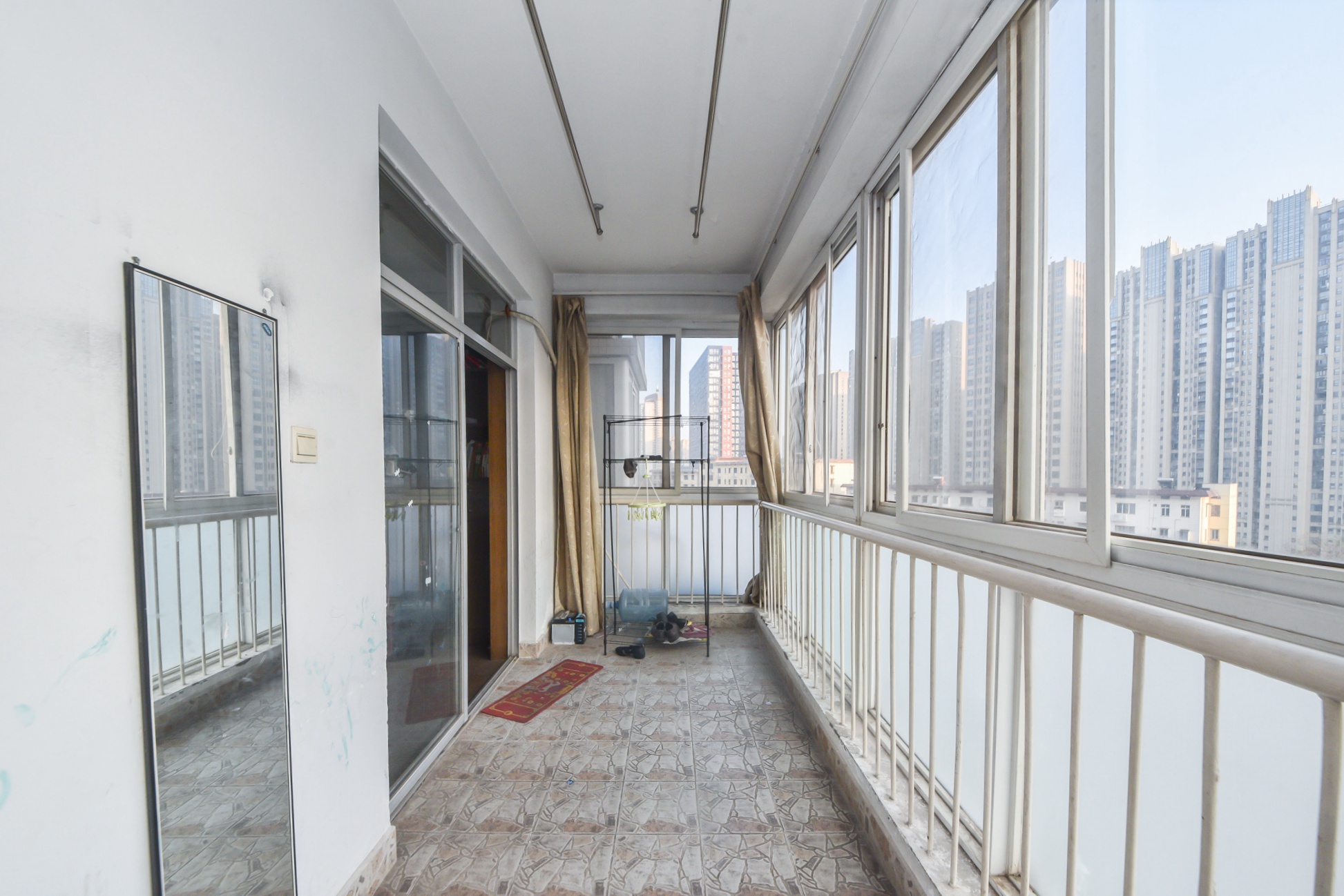 华银园 3室2厅2卫 81.8万 华银园 3室2厅2卫 81.8万阳台