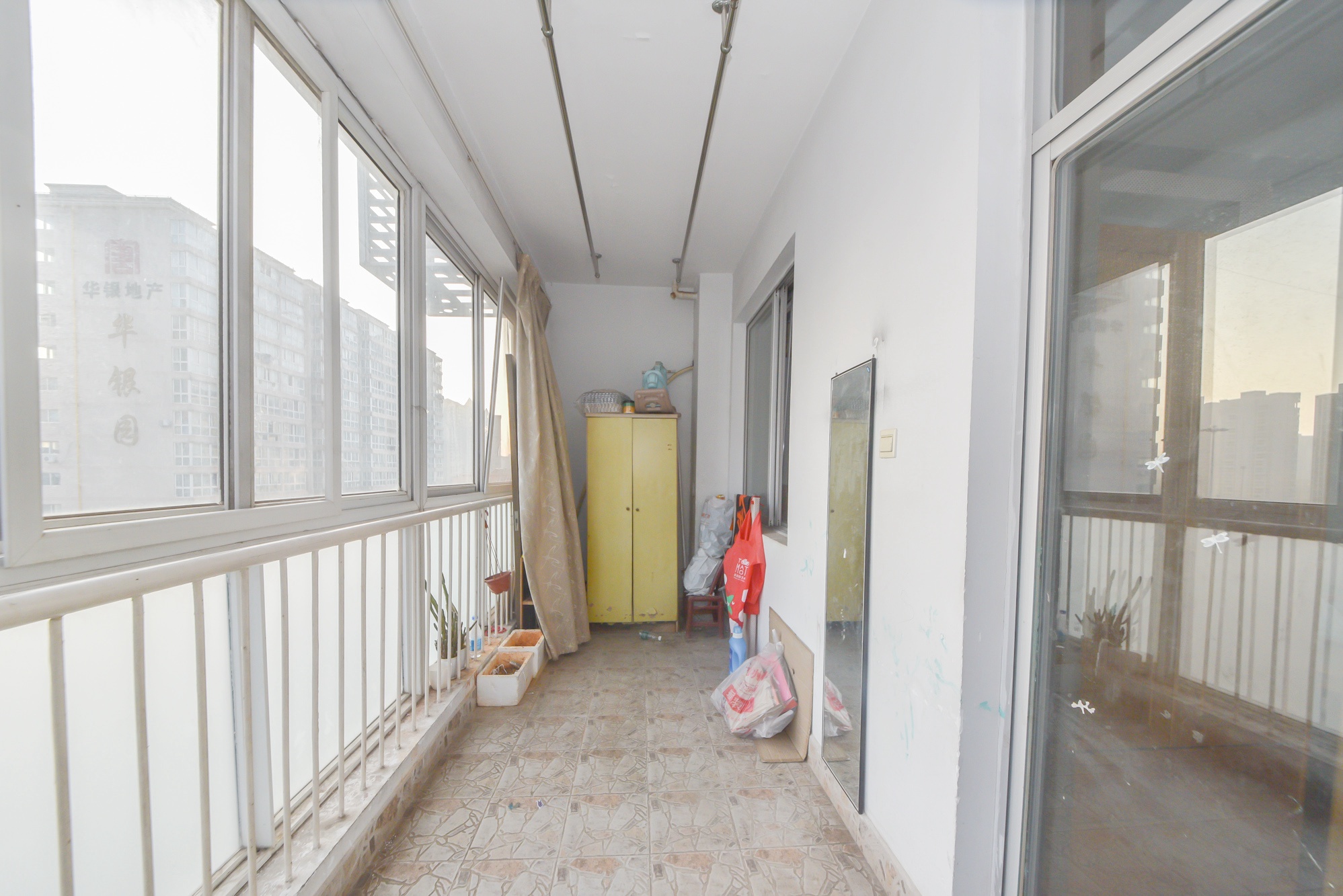 华银园  3室2厅2卫    95.8万阳台