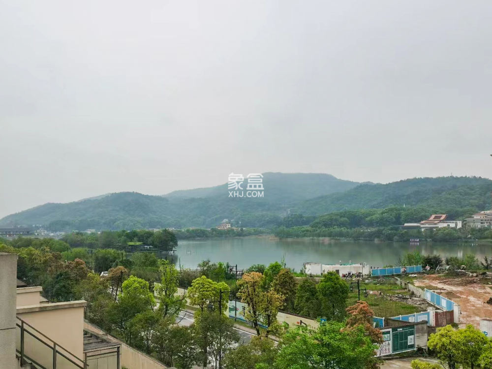 雅居樂(lè)依云小鎮(zhèn)  5室2廳3衛(wèi)   227.60萬(wàn)