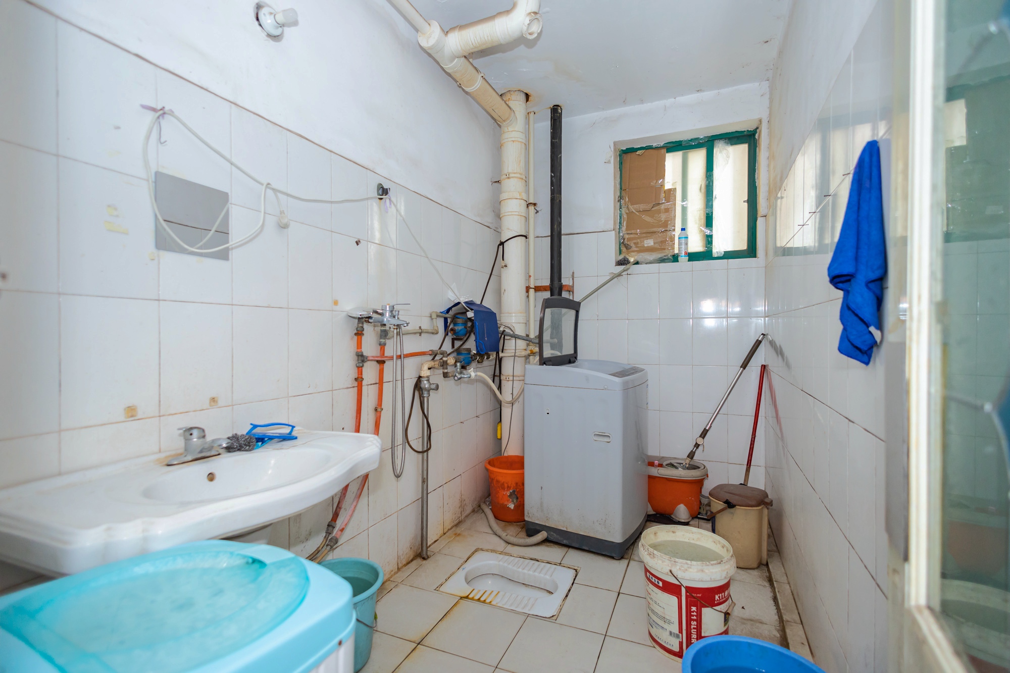 明城公寓 5室2厅2卫 99.8万 明城公寓 5室2厅2卫 99.8万卫生间