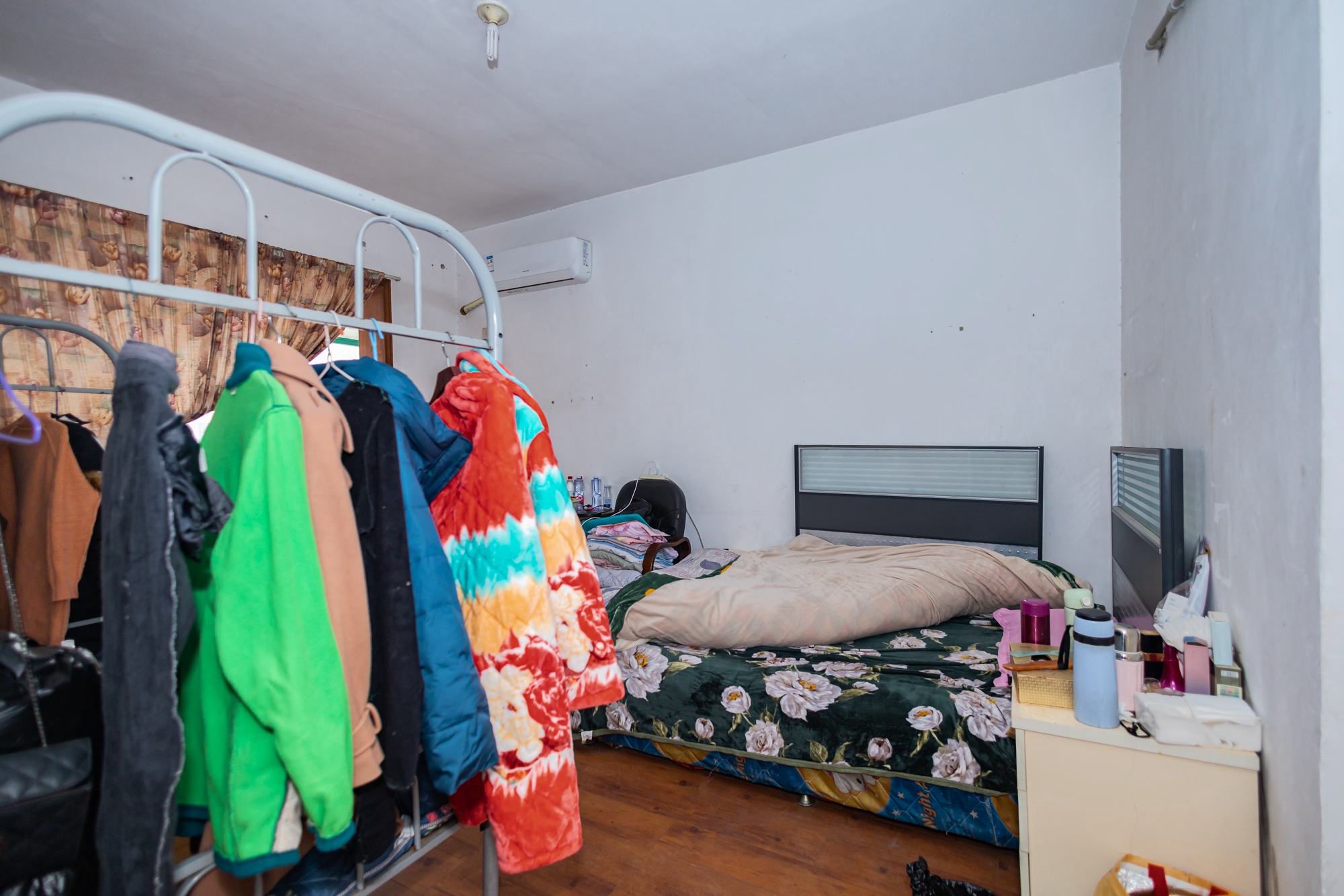 明城公寓 5室2厅2卫 99.8万 明城公寓 5室2厅2卫 99.8万卧室