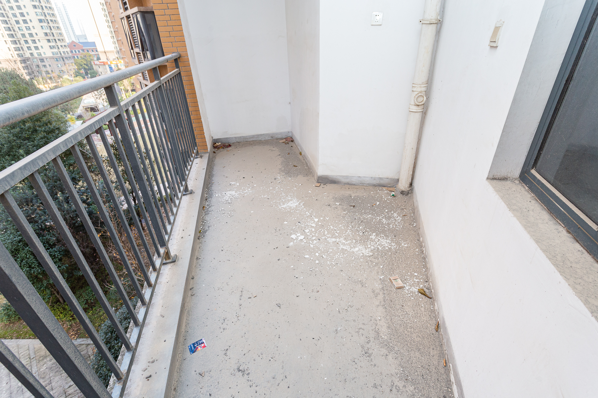 玛丽的花园(金色阳光家园)  5室2厅2卫    120.0万 玛丽的花园(金色阳光家园)  5室2厅2卫    120.0万阳台