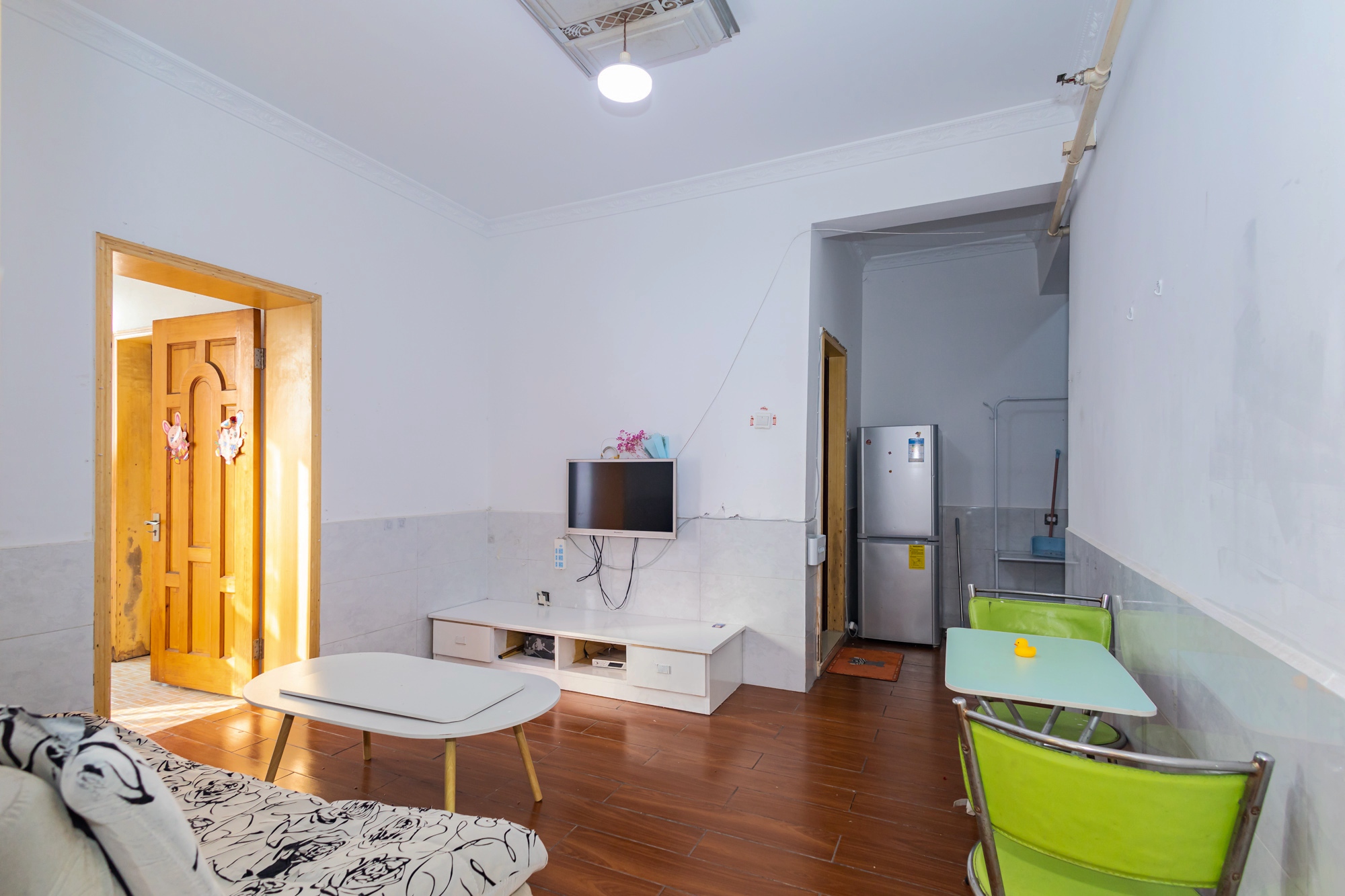 尚都花园城 2室1厅1卫 29.8万 尚都花园城 2室1厅1卫 29.8万客厅