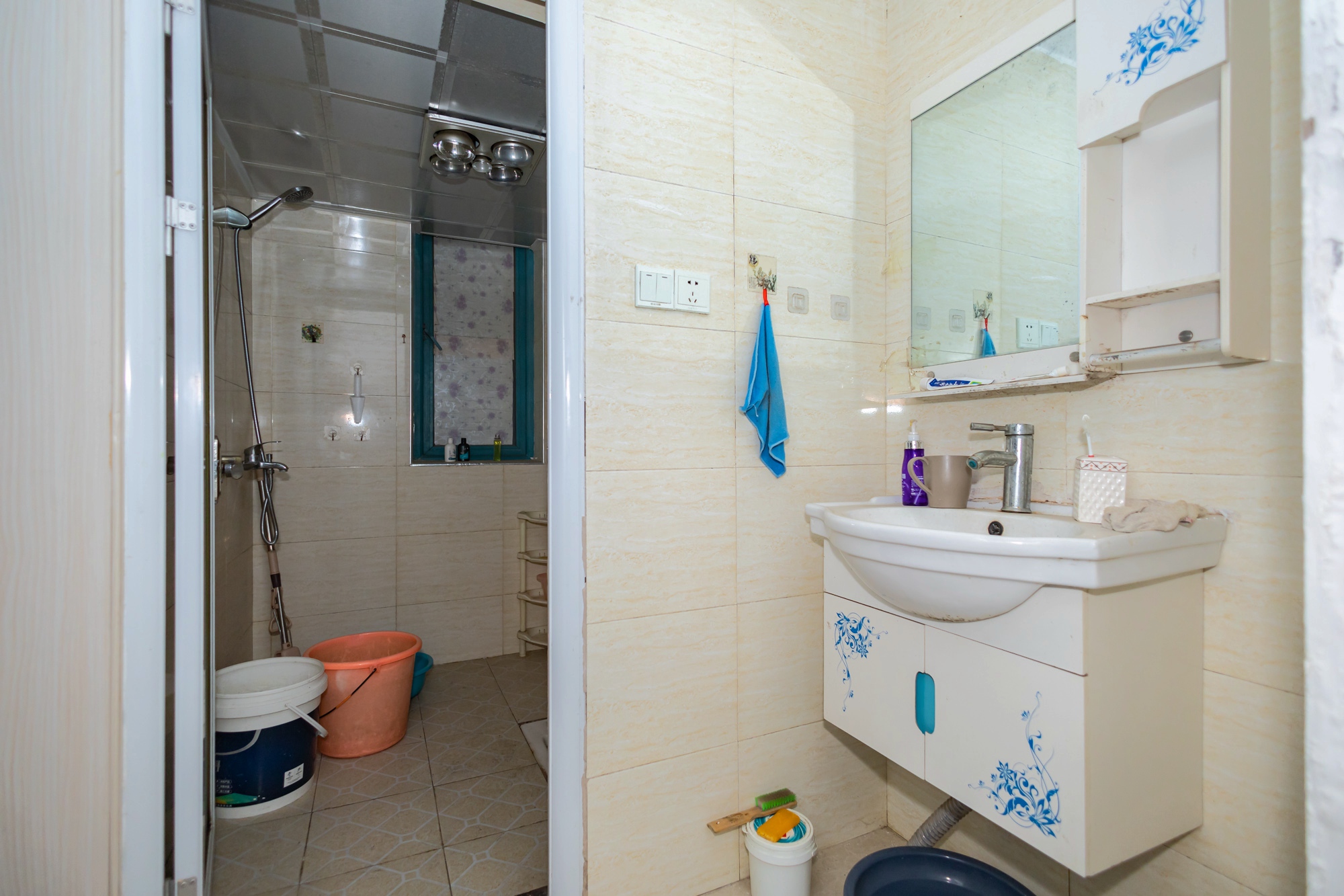 蝴蝶谷 2室2厅1卫 51.8万 蝴蝶谷 2室2厅1卫 51.8万卫生间