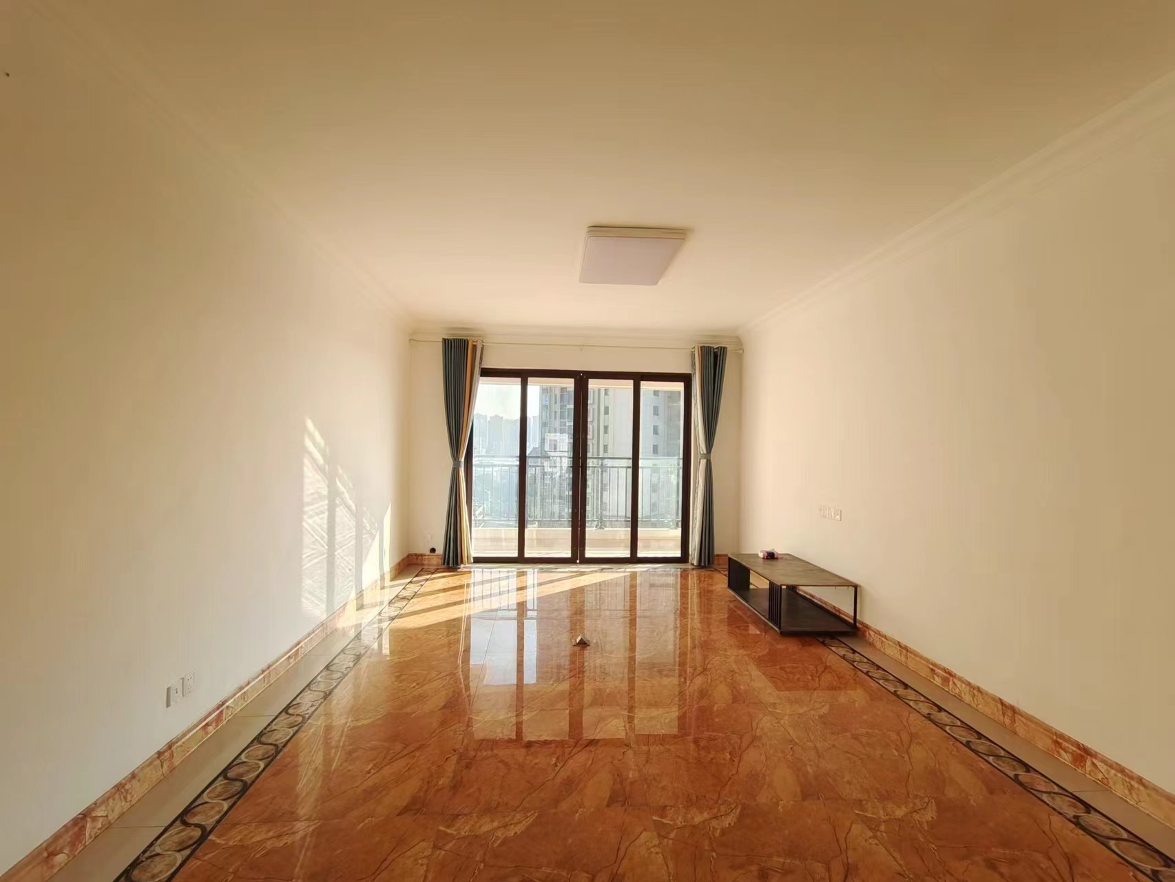 天元区碧桂园 4室2厅2卫 85.80万 天元区碧桂园 4室2厅2卫 85.80万室内图