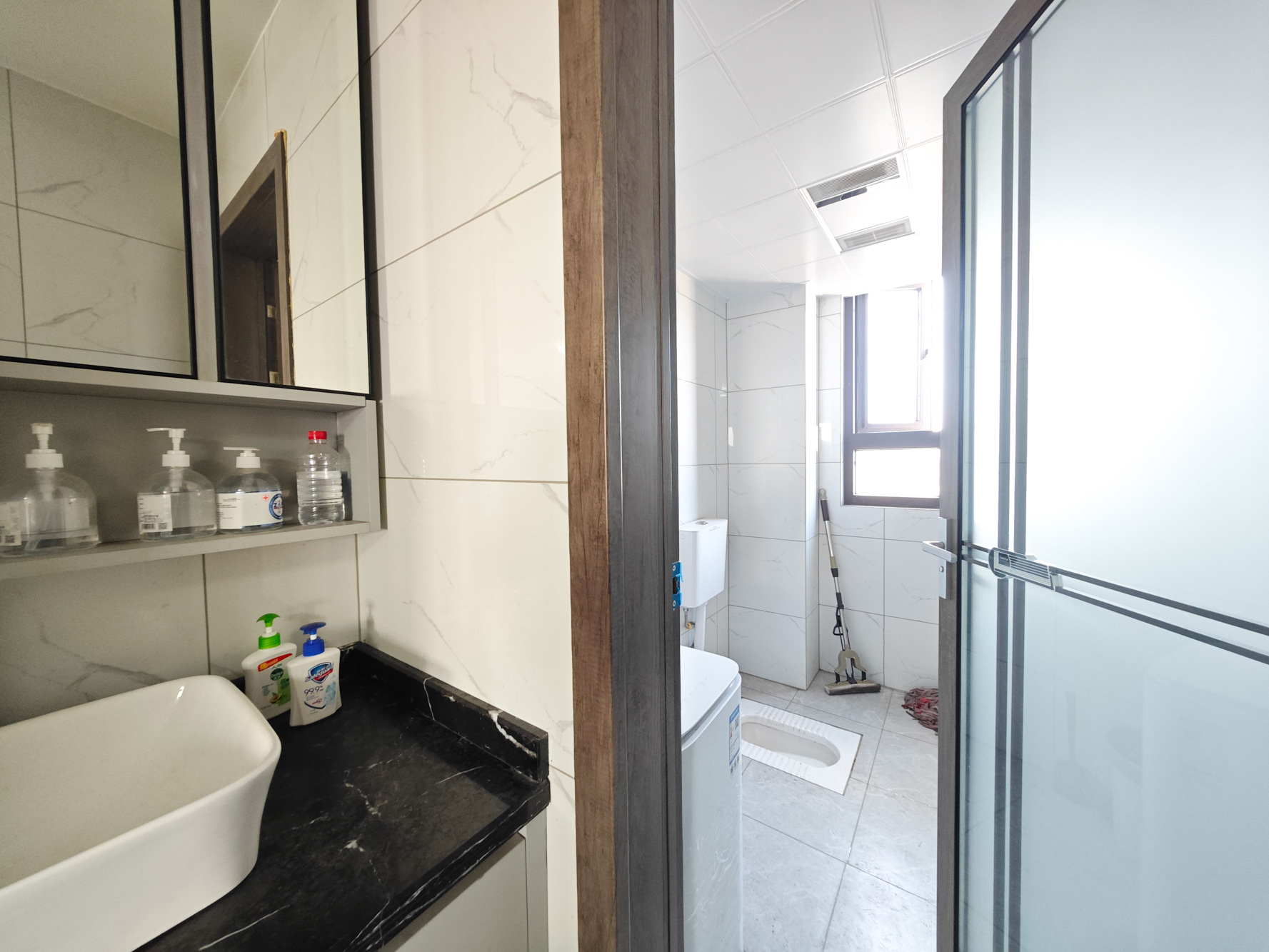 鑫苑木莲世家  4室2厅2卫    185.0万卫生间