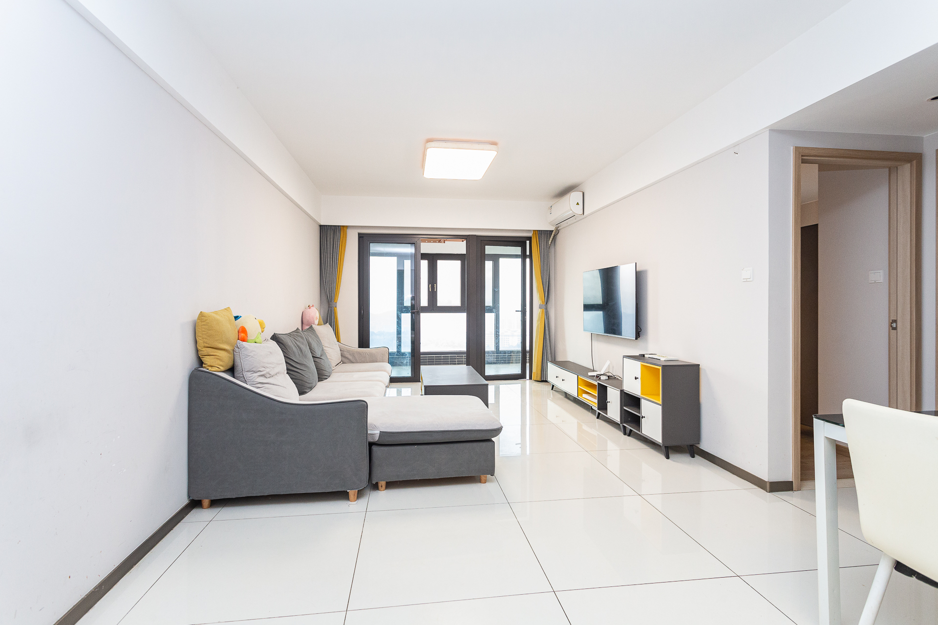 时代倾城五期 2室2厅1卫 86.0万 时代倾城五期 2室2厅1卫 86.0万客厅