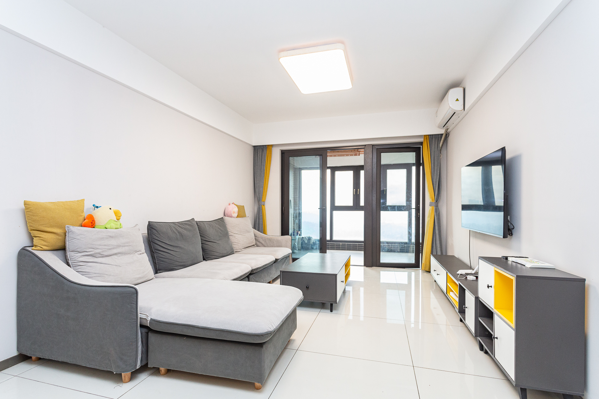 时代倾城五期 2室2厅1卫 86.0万 时代倾城五期 2室2厅1卫 86.0万客厅