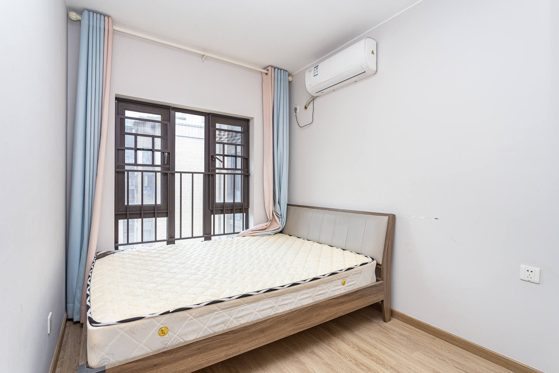 时代倾城五期 2室2厅1卫 86.0万 时代倾城五期 2室2厅1卫 86.0万卧室