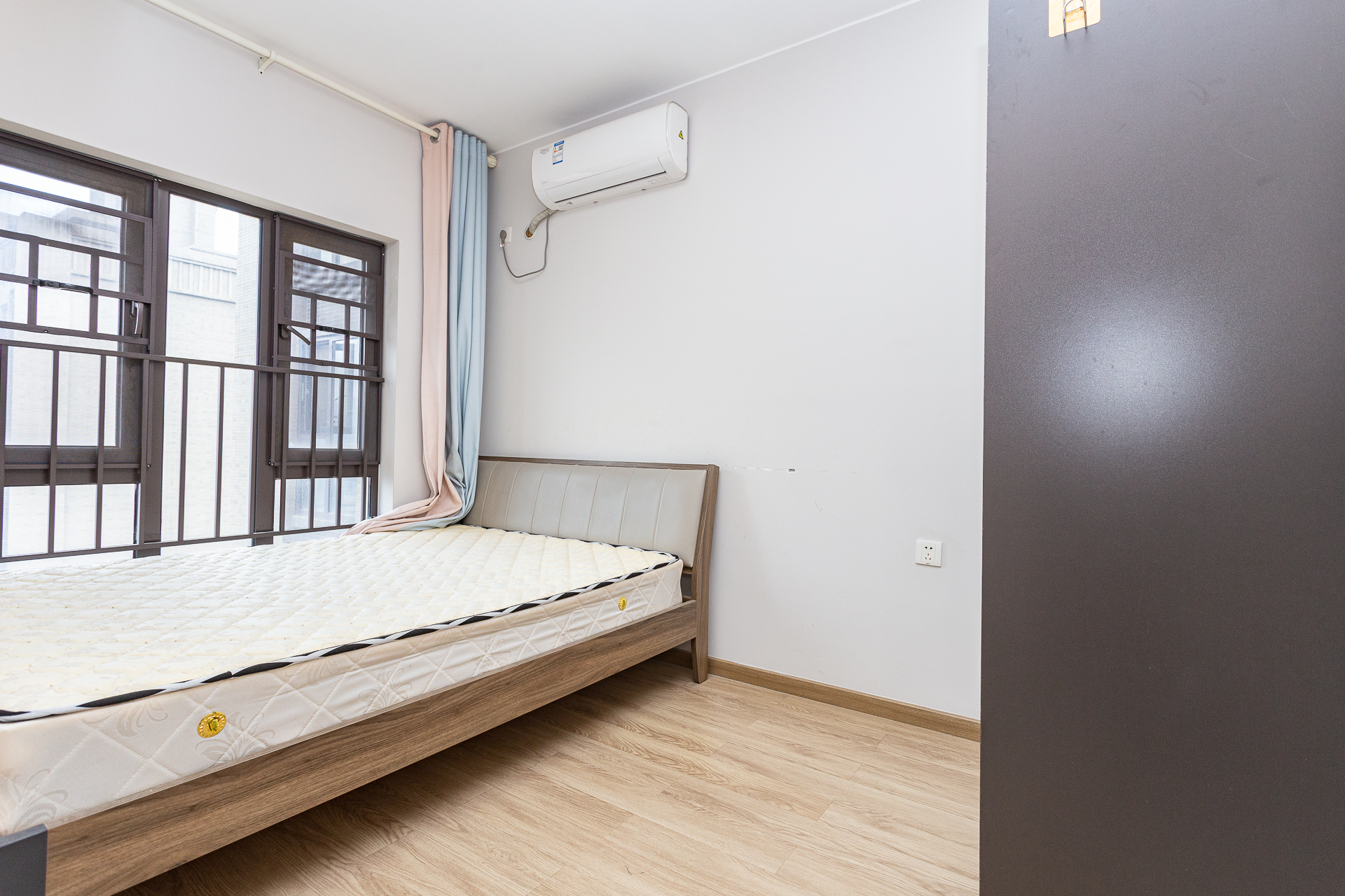 时代倾城五期 2室2厅1卫 86.0万 时代倾城五期 2室2厅1卫 86.0万卧室