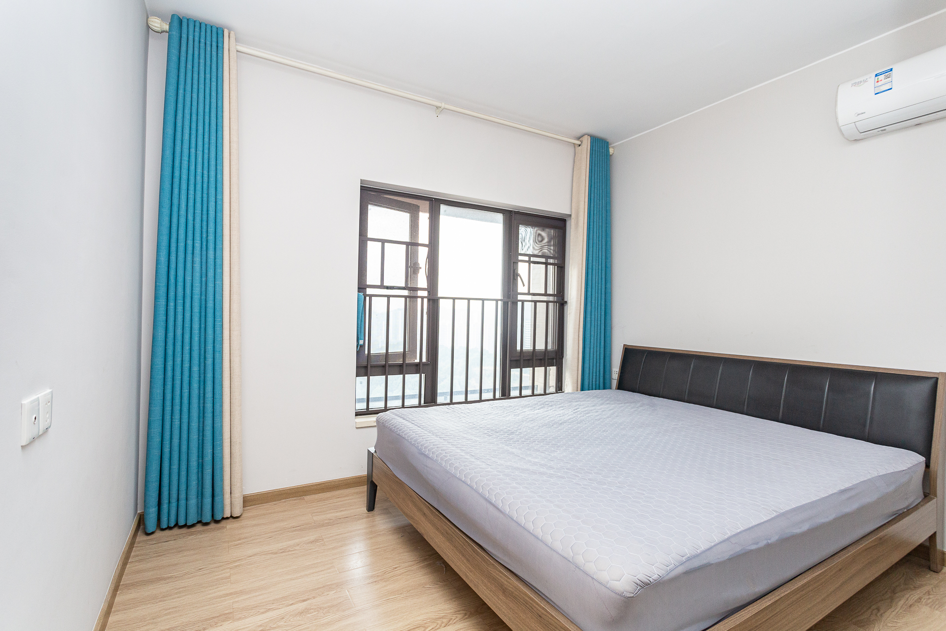 时代倾城五期 2室2厅1卫 86.0万 时代倾城五期 2室2厅1卫 86.0万卧室