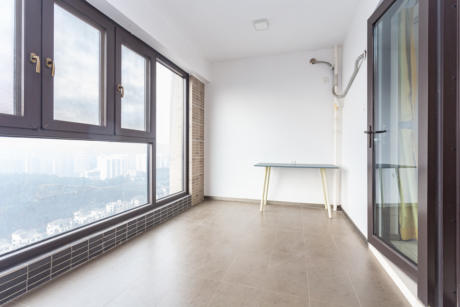 时代倾城五期 2室2厅1卫 86.0万 时代倾城五期 2室2厅1卫 86.0万阳台