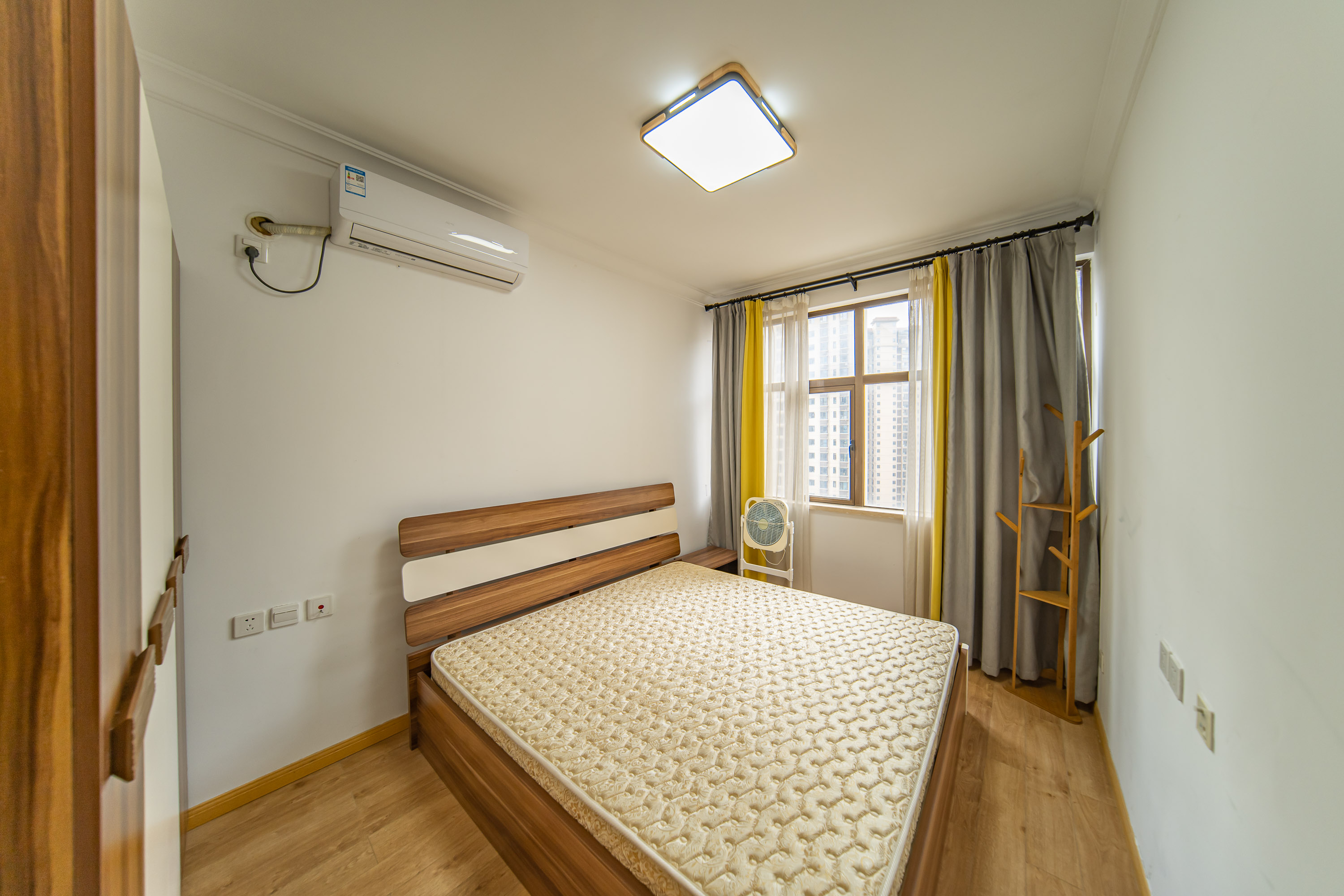 江山帝景哈佛  2室1厅1卫    82.0万卧室