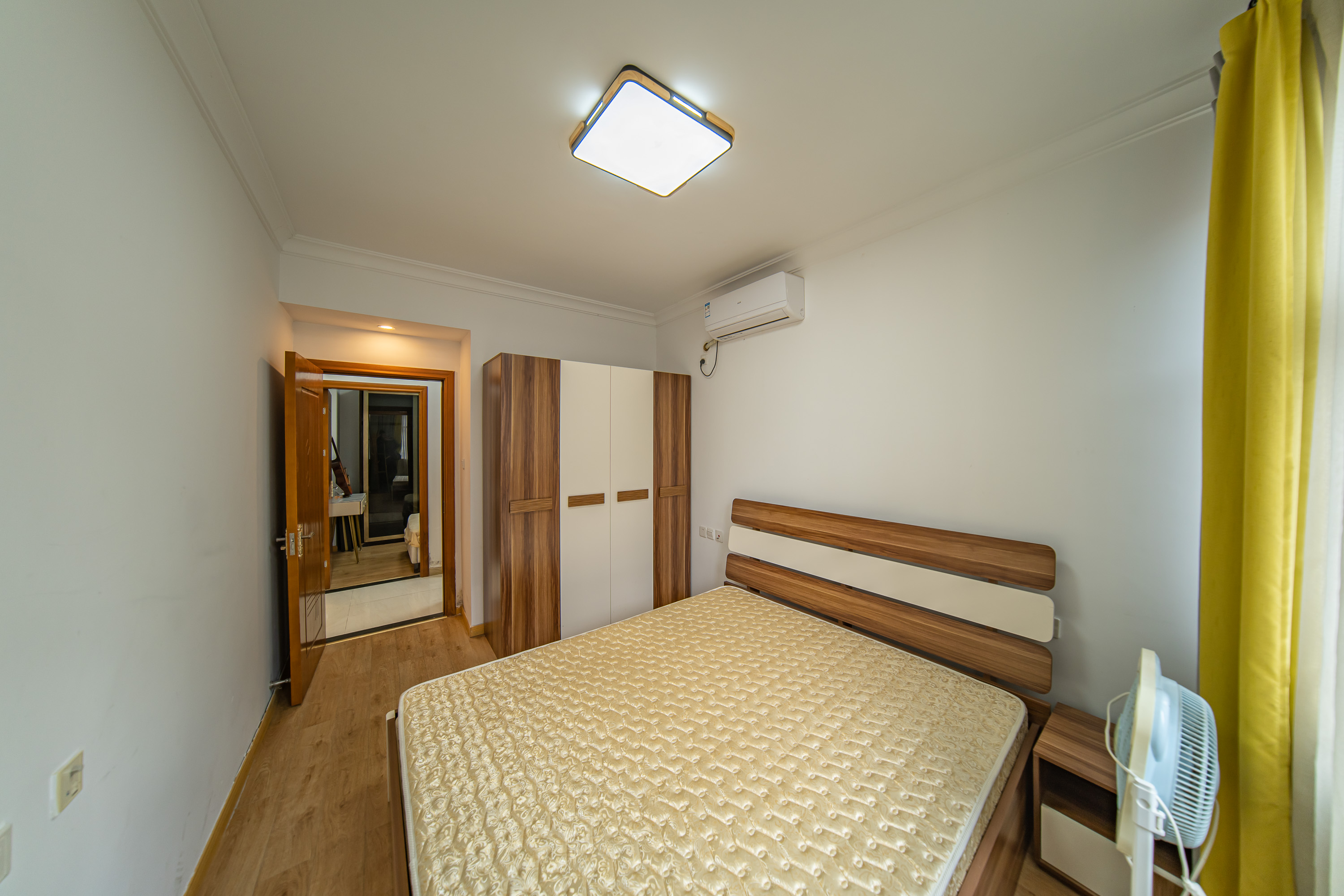 江山帝景哈佛  2室1厅1卫    82.0万卧室