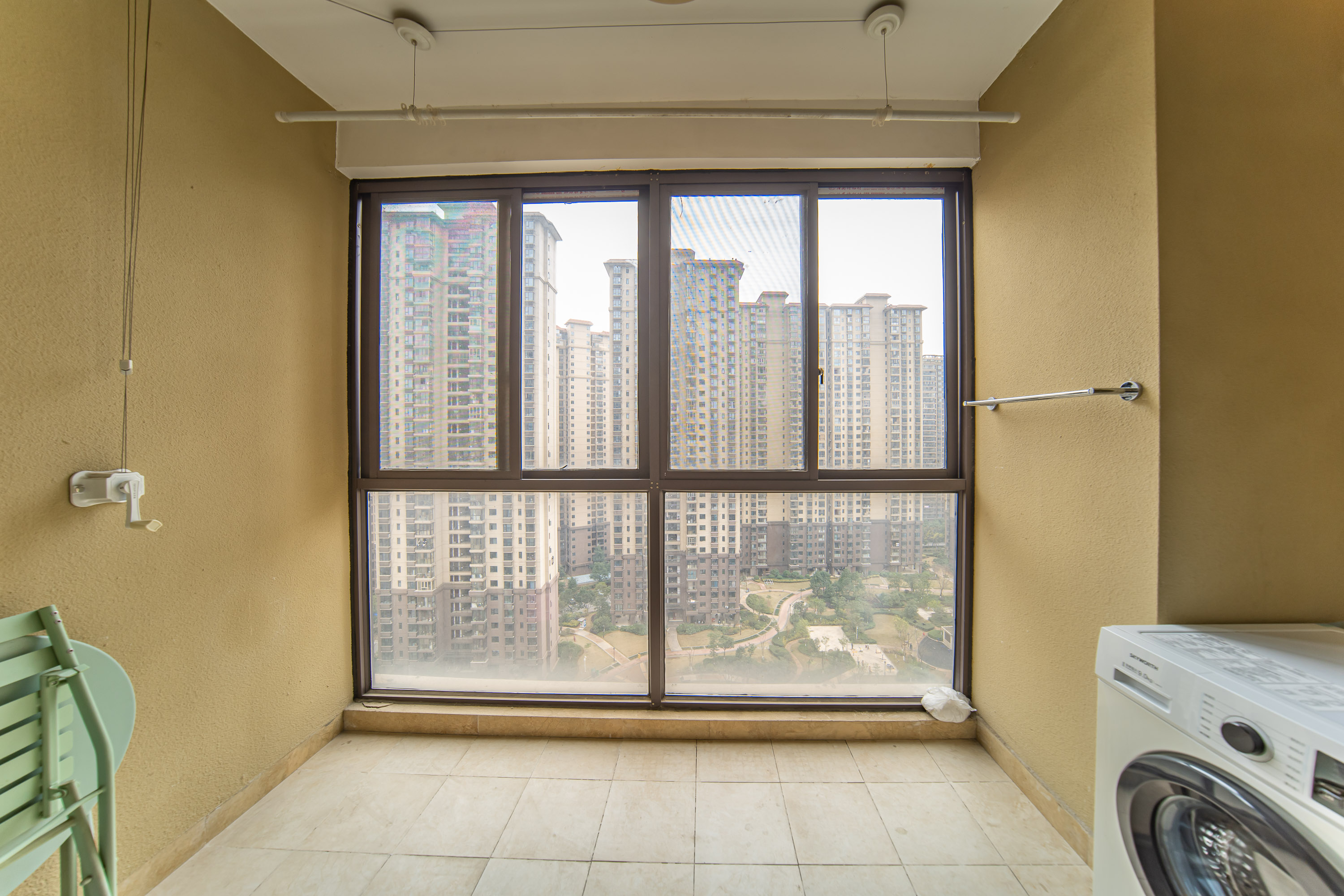 江山帝景哈佛  2室1厅1卫    82.0万阳台