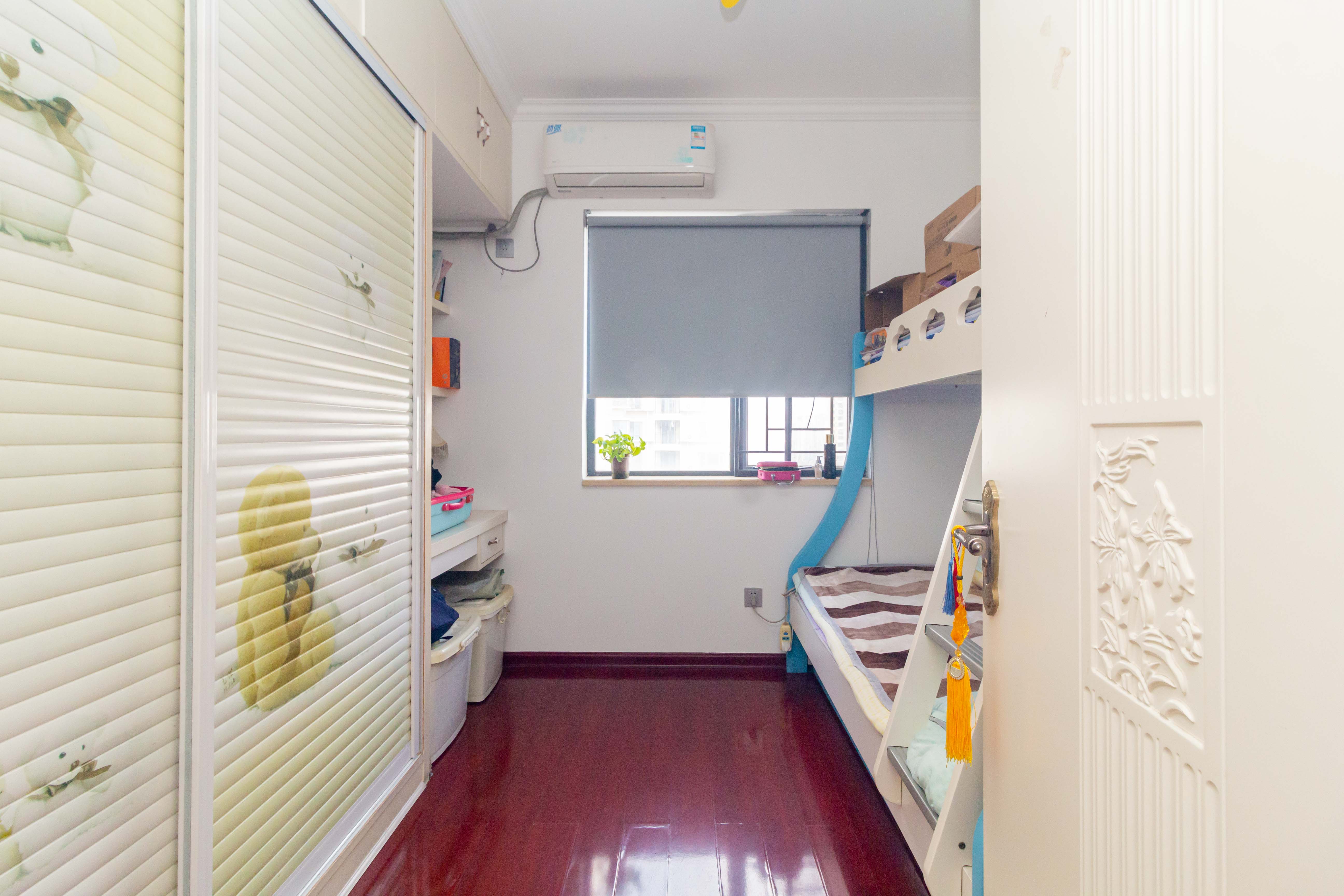 中国铁建国际城一期  3室2厅1卫    55.0万卧室