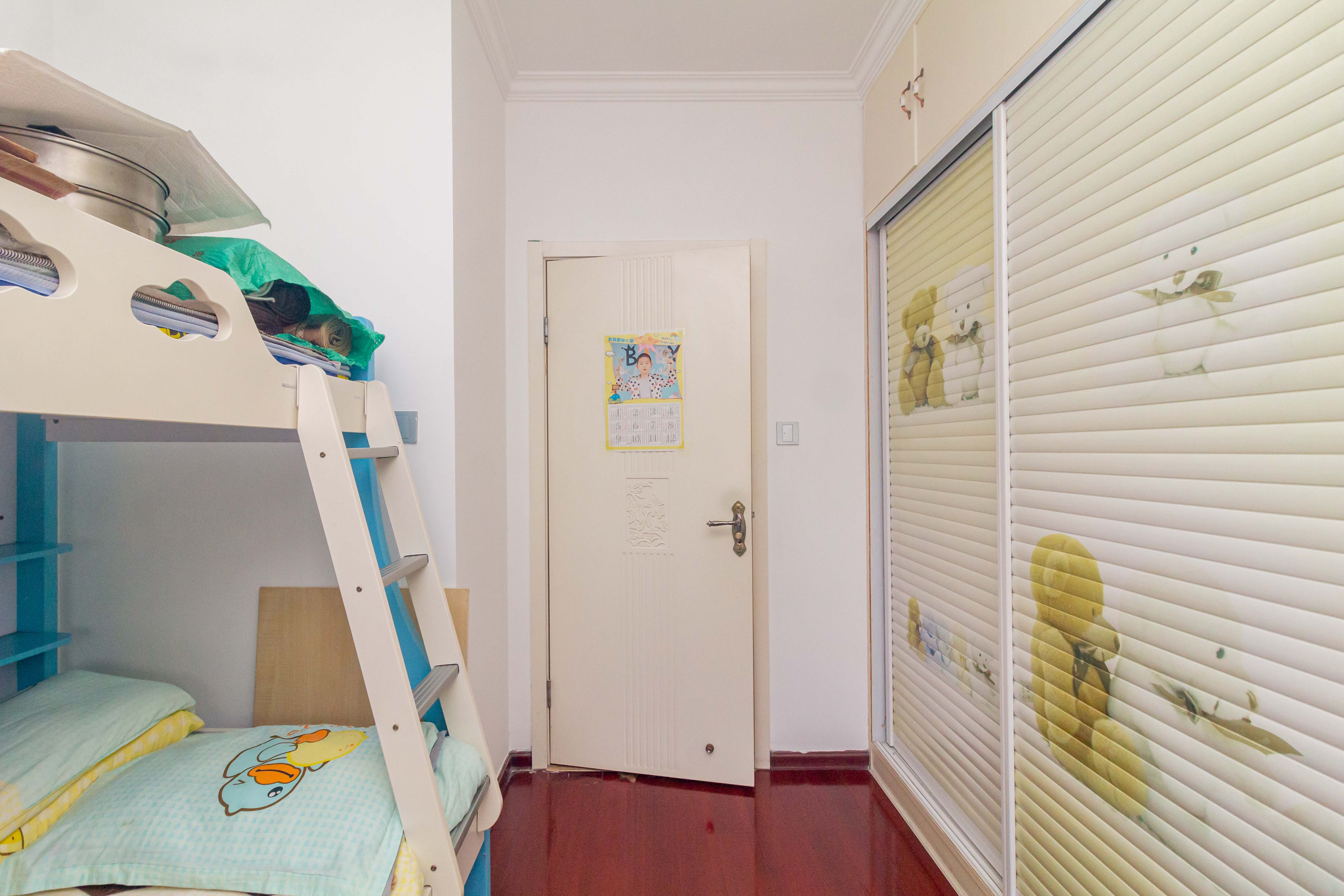 中国铁建国际城一期  3室2厅1卫    55.0万卧室