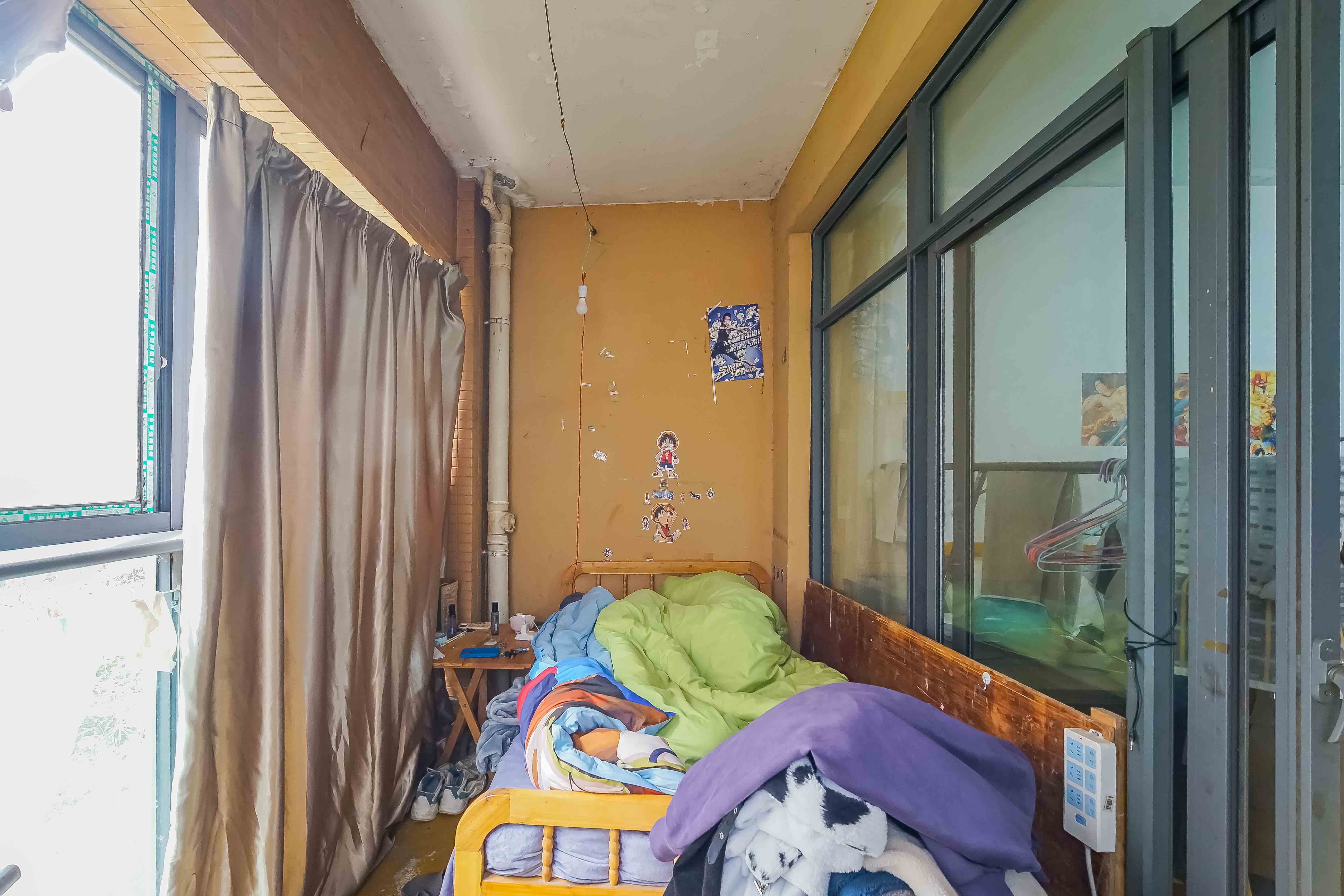 中城丽景香山园  2室2厅1卫   83.00万阳台