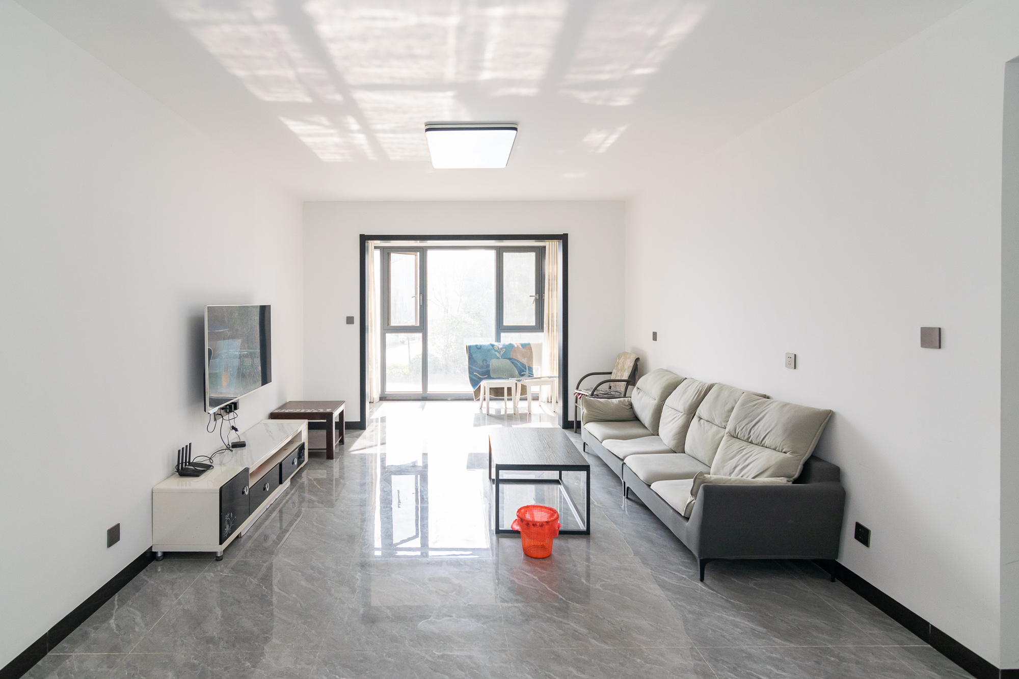 美的翰城 4室2厅2卫 80.0万 美的翰城 4室2厅2卫 80.0万客厅