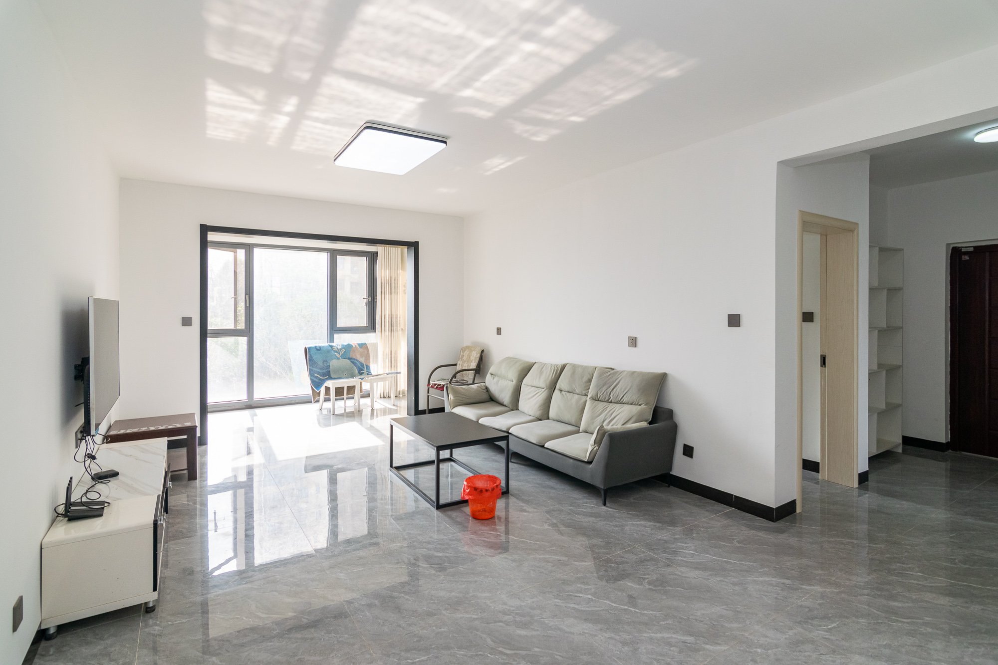 美的翰城 4室2厅2卫 80.0万 美的翰城 4室2厅2卫 80.0万客厅