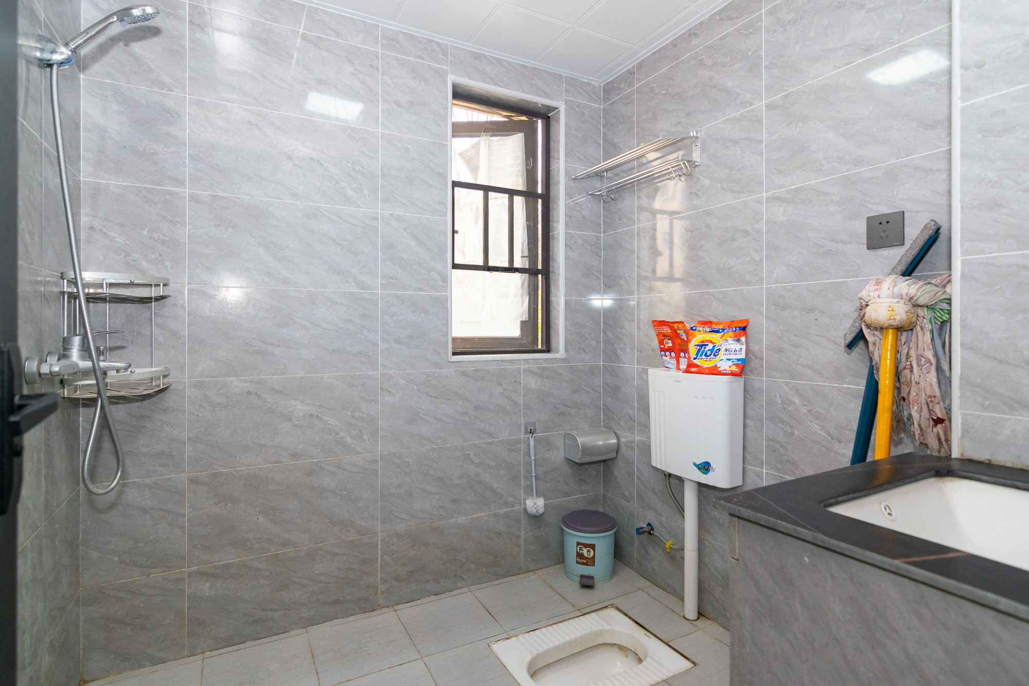 美的翰城 4室2厅2卫 80.0万 美的翰城 4室2厅2卫 80.0万卫生间