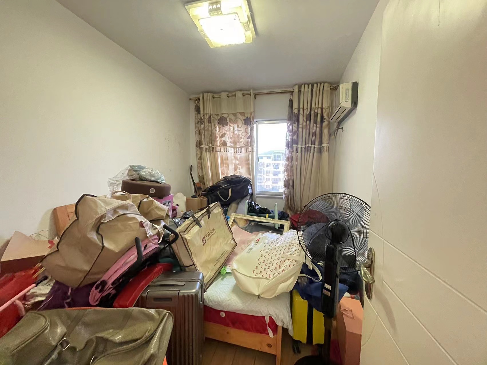 裕景龙苑 3室2厅2卫 49.0万 裕景龙苑 3室2厅2卫 49.0万室内图