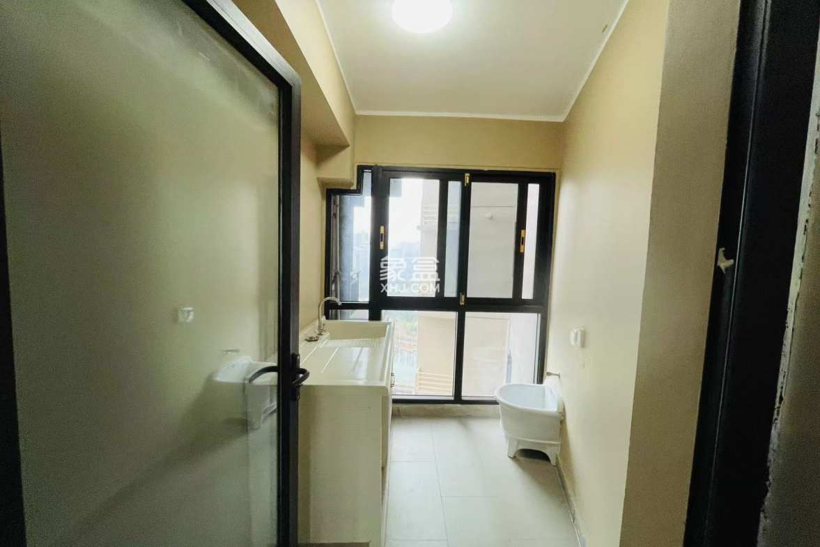 蓝溪谷 5室2厅2卫 110.0万 蓝溪谷 5室2厅2卫 110.0万室内图