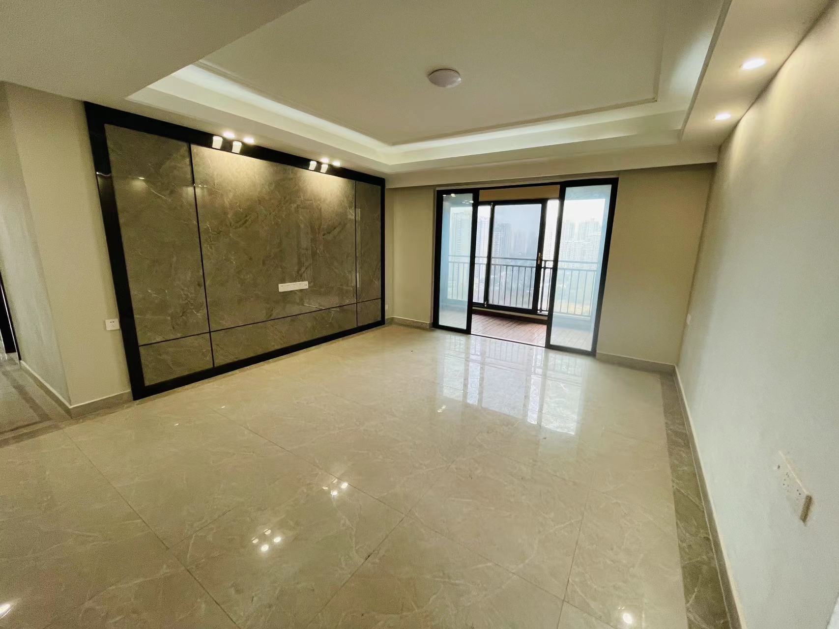 蓝溪谷 5室2厅2卫 110.0万 蓝溪谷 5室2厅2卫 110.0万室内图