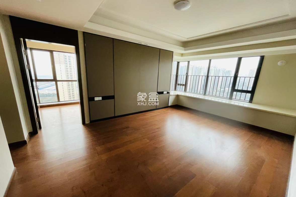 蓝溪谷 5室2厅2卫 110.0万 蓝溪谷 5室2厅2卫 110.0万室内图