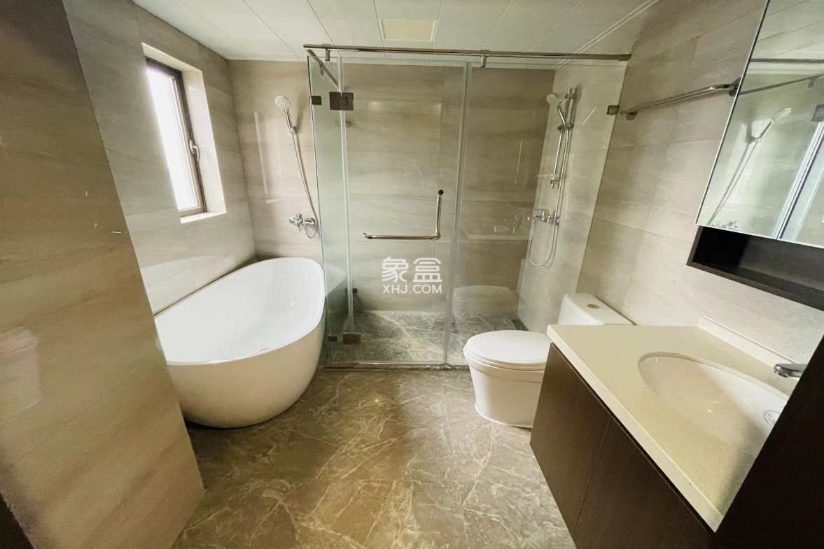 蓝溪谷 5室2厅2卫 110.0万 蓝溪谷 5室2厅2卫 110.0万室内图